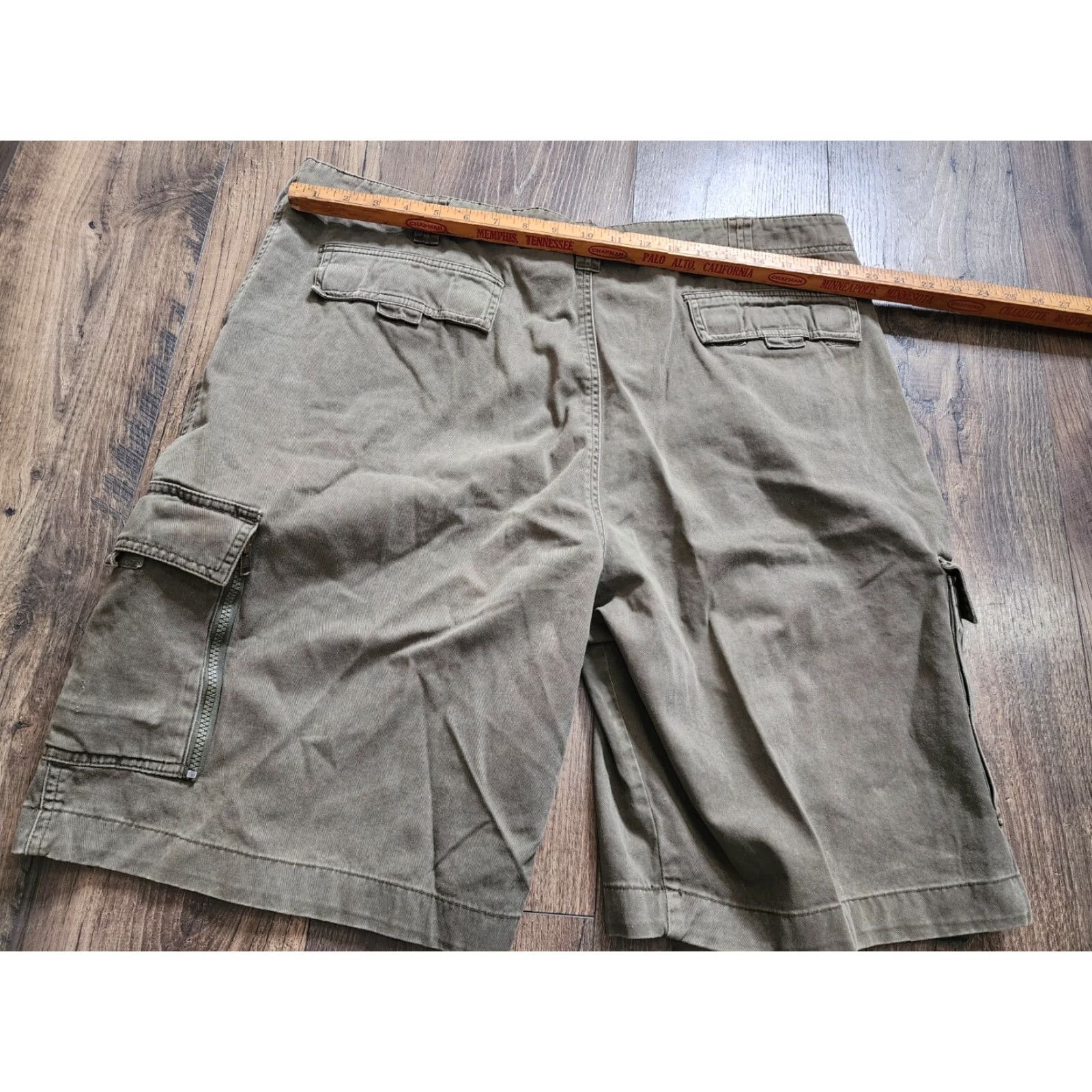 Old Navy VINTAGE Old Navy Cargo Shorts Men 42 Canvas Green 34-Inch Waist, Button Closure, Military/Outdoor Theme, Classic Fit Size US 42 / EU 58 - 3 Thumbnail