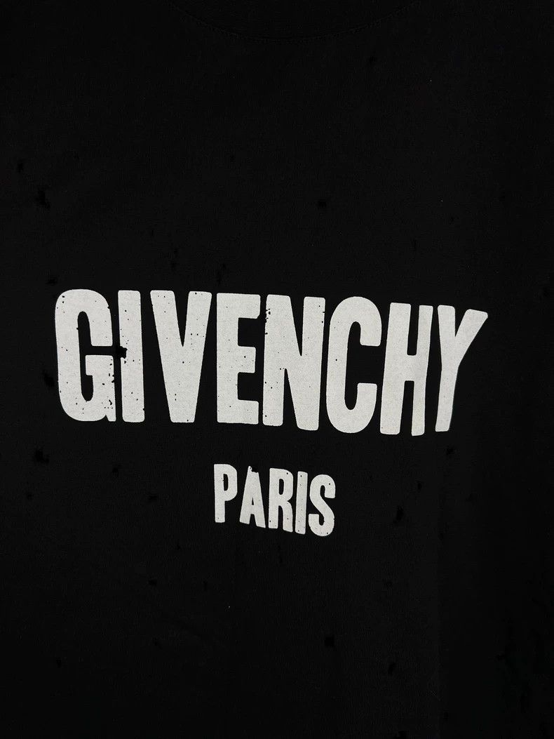 Givenchy Givenchy Small Hole Short Sleeve, os s size Size US S / EU 44-46 / 1 - 3 Thumbnail