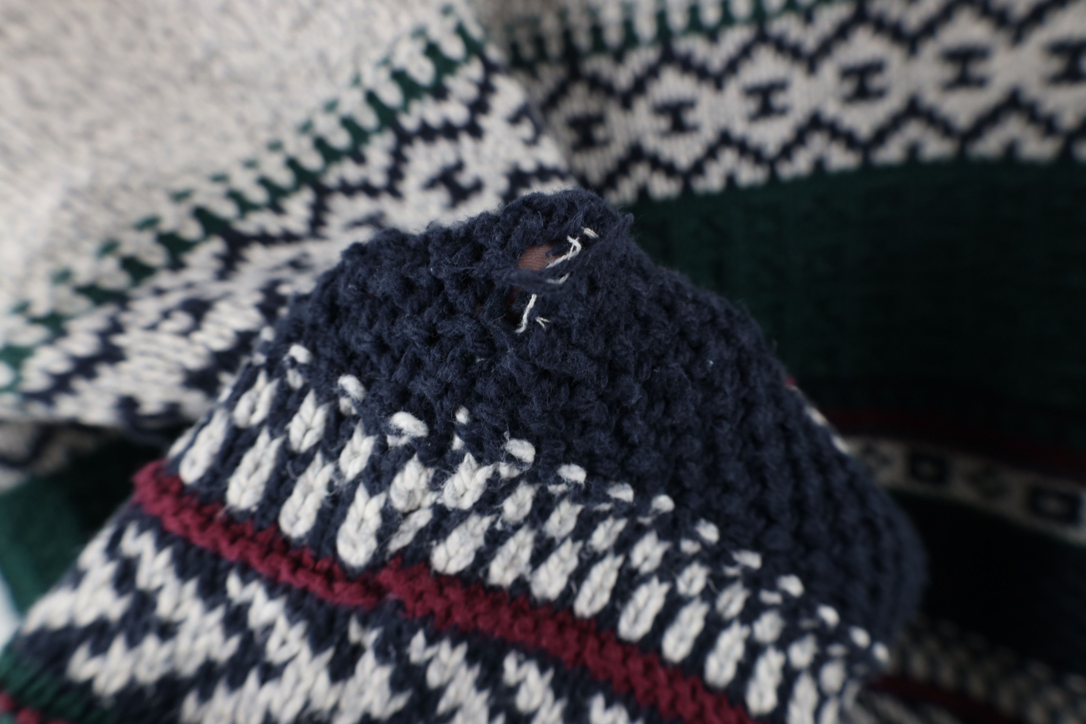 Vintage Vintage 90s Streetwear Heavy Fair Isle Knit Sweater USA Size US L / EU 52-54 / 3 - 9 Thumbnail