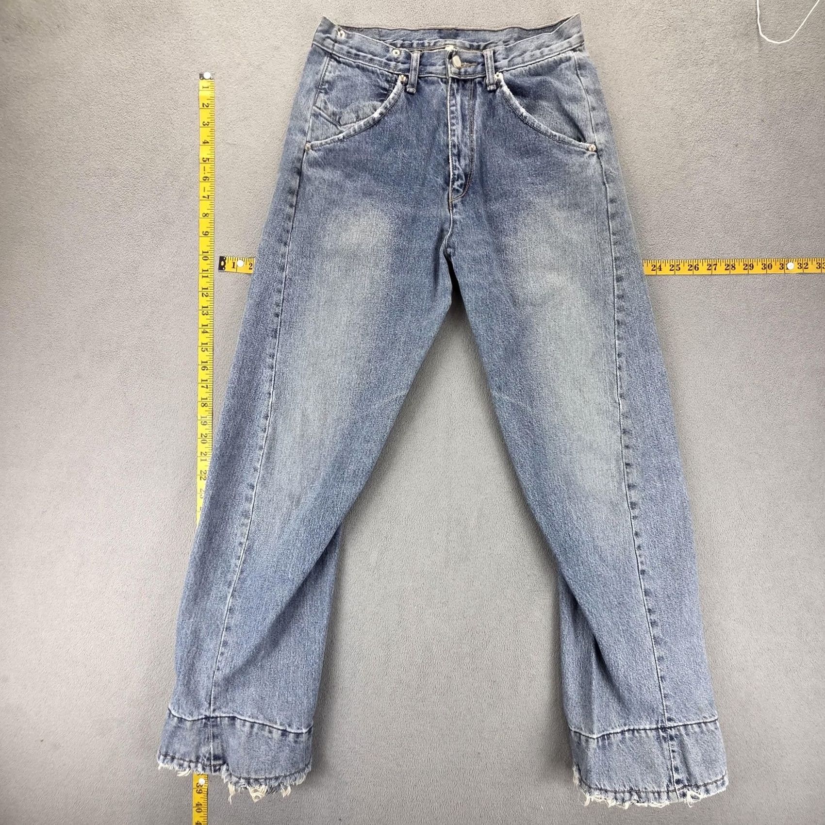 Levi's Item Specifications: Brand: Nike Size US 27 - 2 Thumbnail