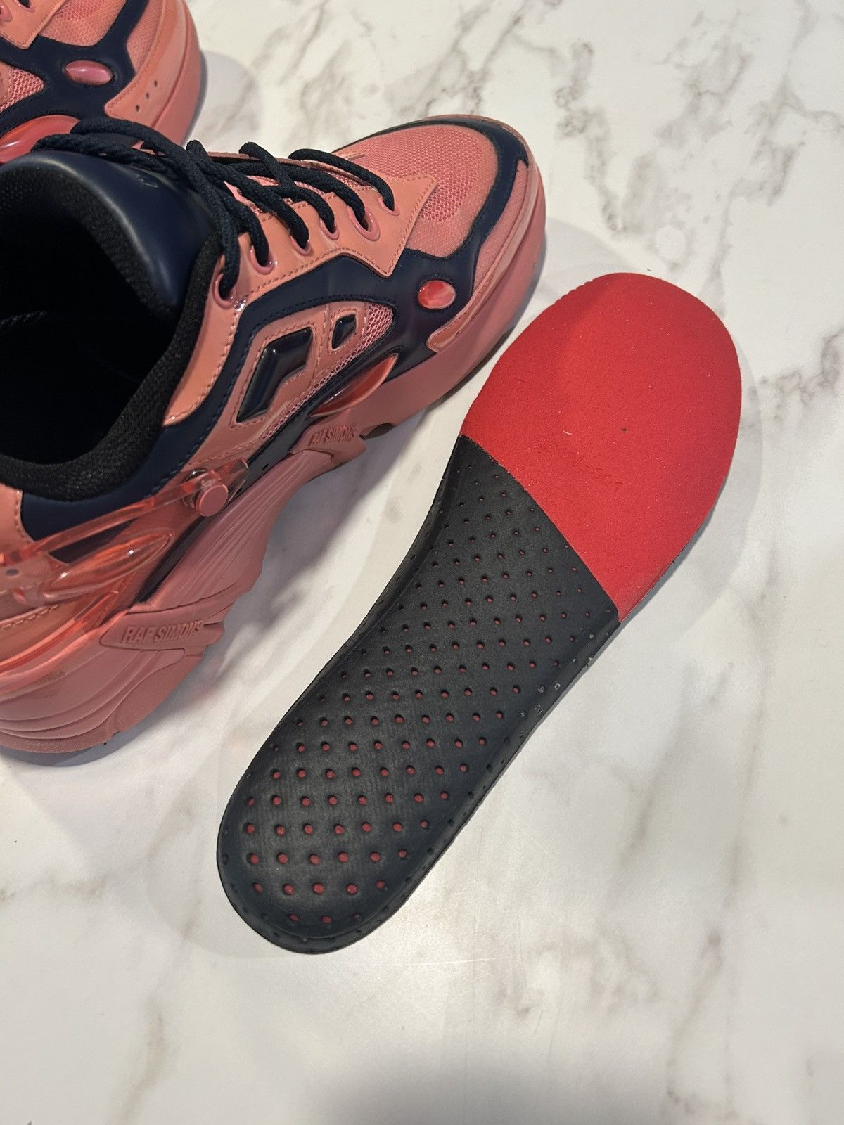 Raf Simons Raf Simons Cylon-21 Runner Blue/Pink Size US 12 / EU 45 - 10 Thumbnail