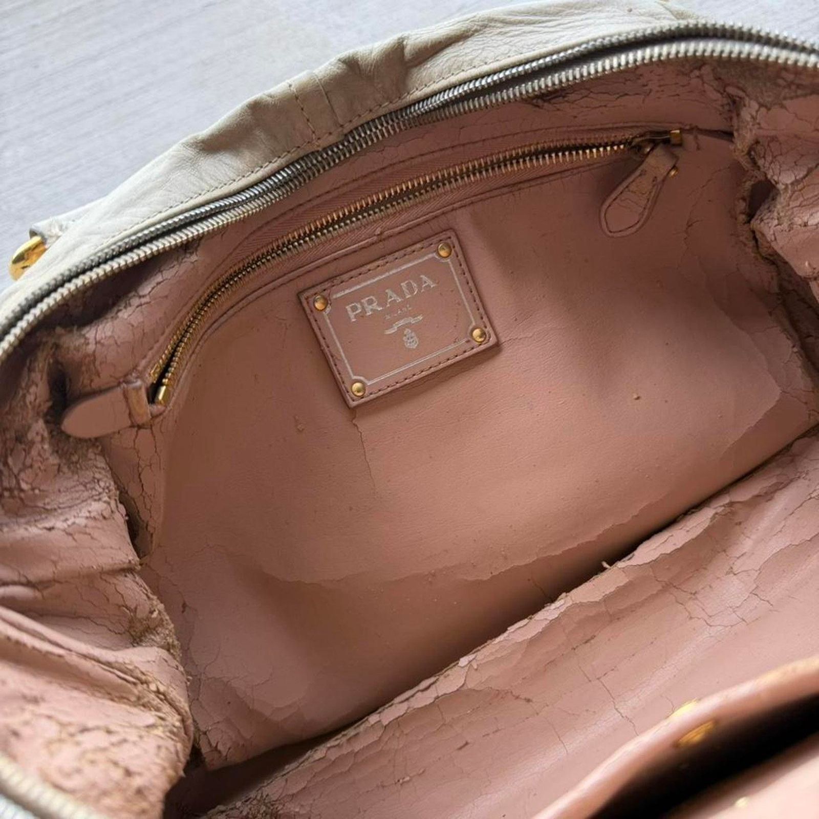 Prada Prada Vitello Shine Tote Handbag Beige y2k Size ONE SIZE - 8 Thumbnail