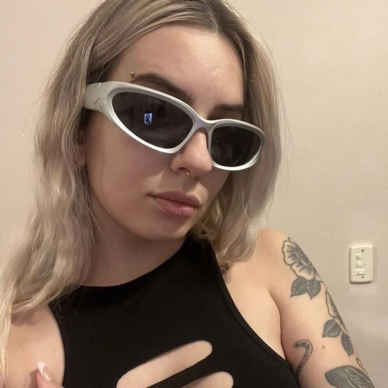 Vintage Y2K Style Cat Eye Sunglasses Size ONE SIZE - 2 Thumbnail
