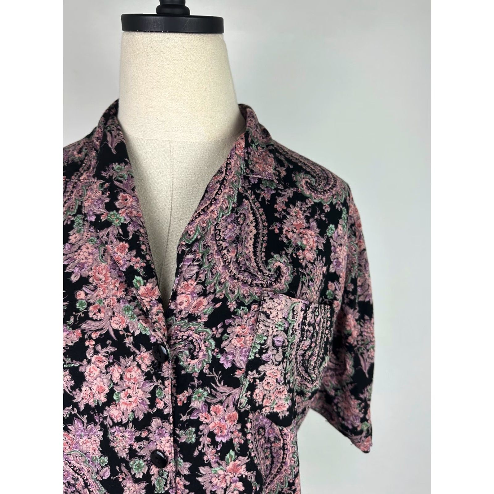Pinko VINTAGE Maren Blouse Shirt Womens S Pink Black Paisley 90s Bohemian Rayon Short Sleeve Button Size S / US 4 / IT 40 - 3 Thumbnail