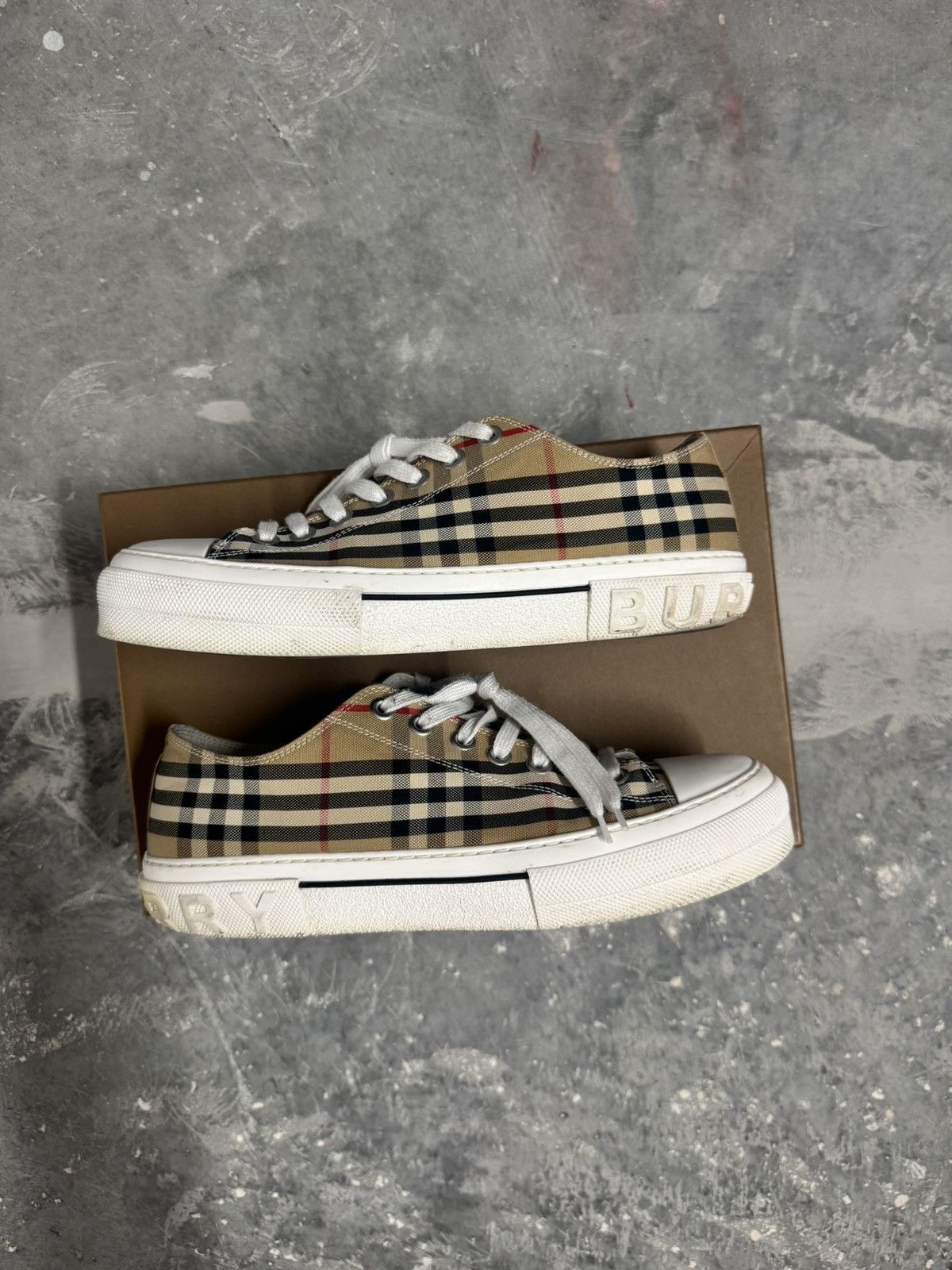 Burberry Burberry Beige Check Sneakers Size US 11 / EU 44 - 2 Thumbnail