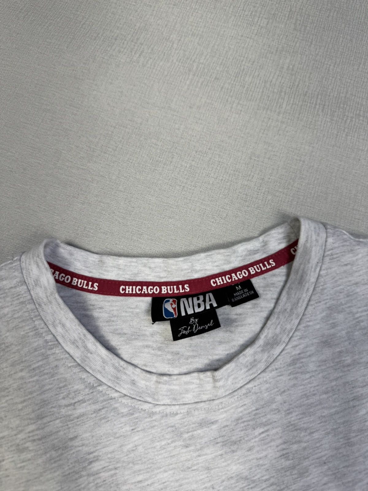 NBA × Vintage Men’s Vintage NBA Chicago Bulls T-Shirt size M Size US M / EU 48-50 / 2 - 4 Thumbnail