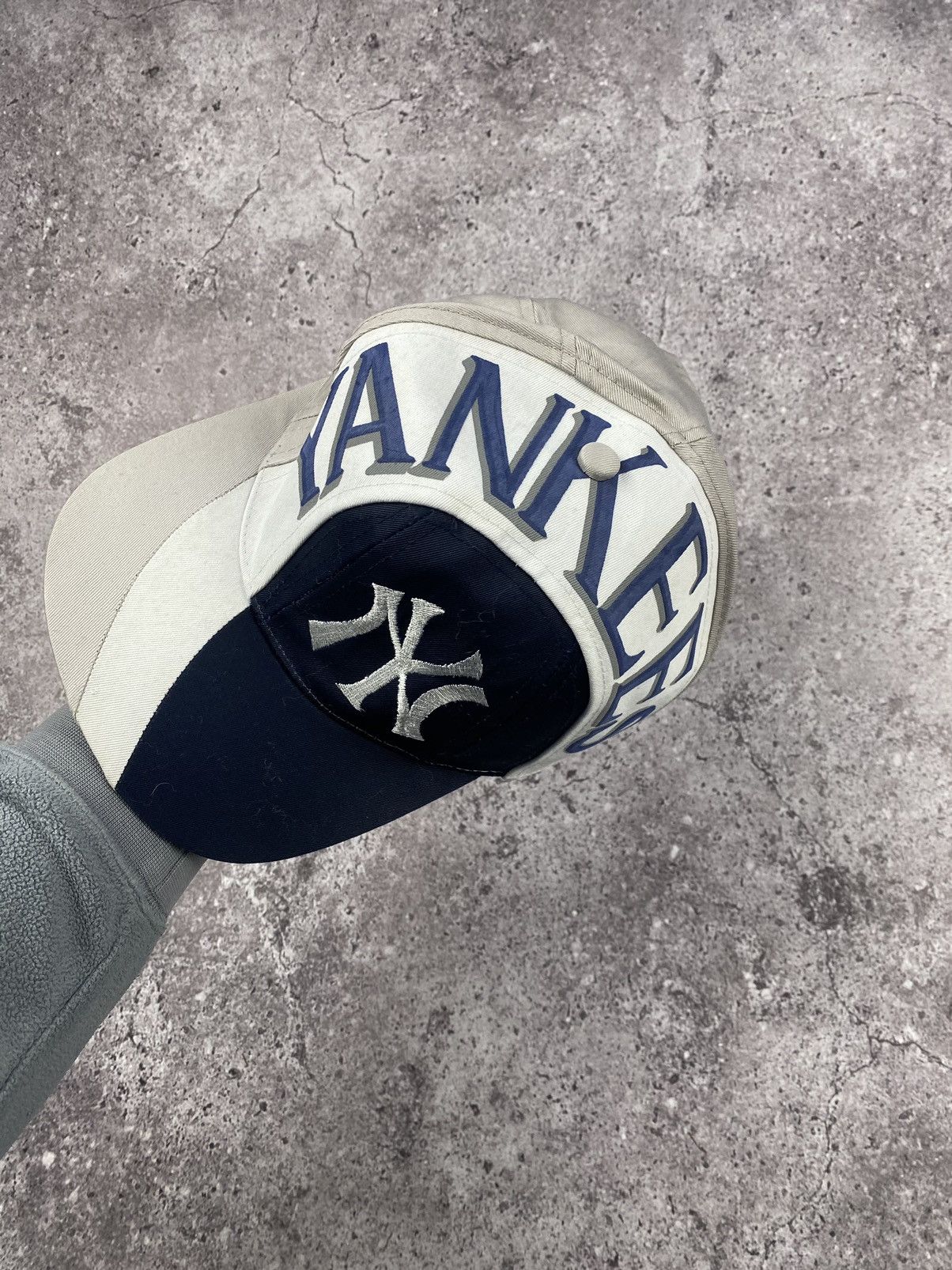 New York Yankees 1990’s Vintage NY Yankees Swirl Embroidered Snapback Hat Size ONE SIZE - 4 Thumbnail