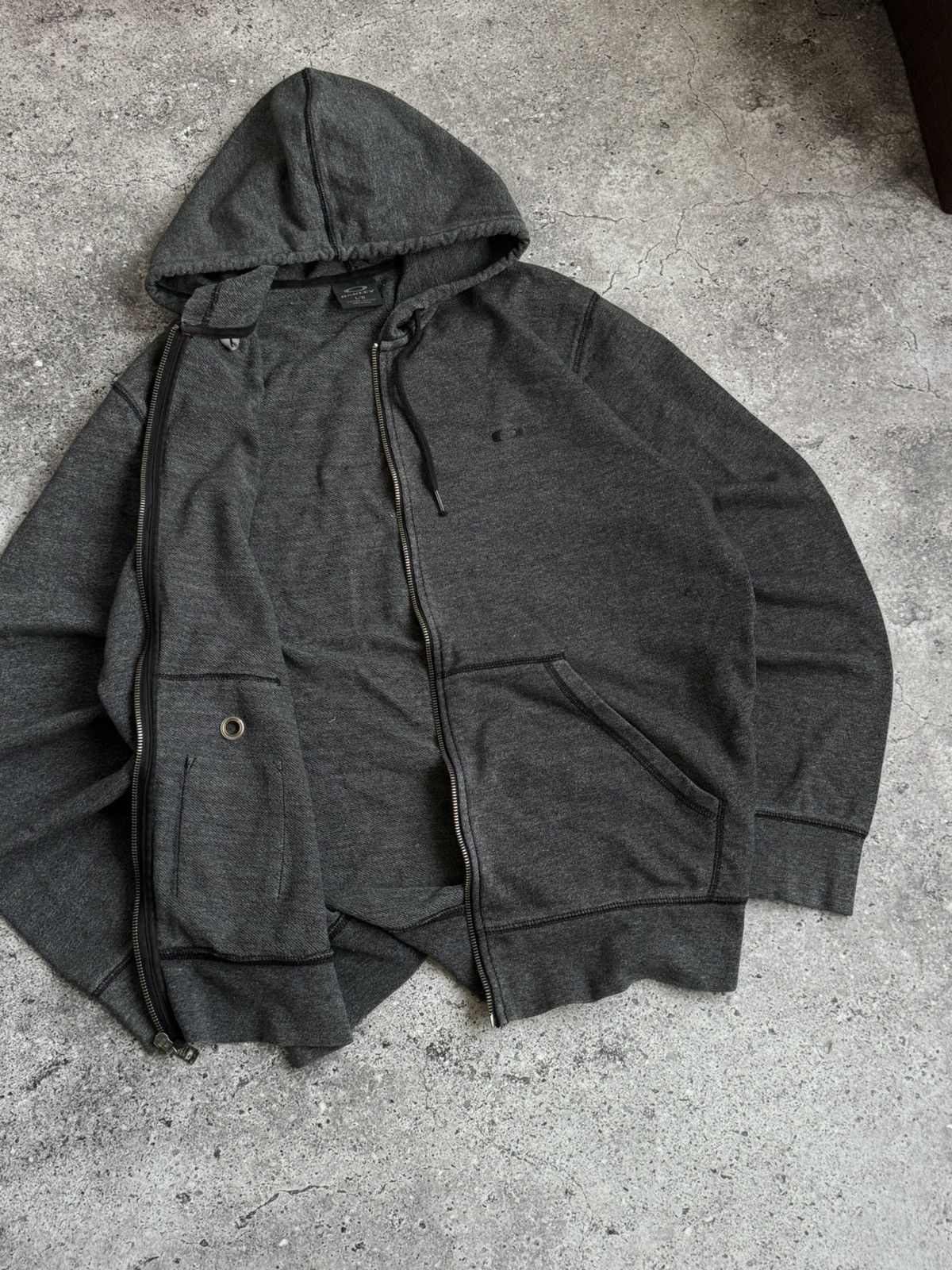 Oakley × Vintage Vintage Oakley outdoor Y2K oversized zip hoodie Size US L / EU 52-54 / 3 - 11 Thumbnail