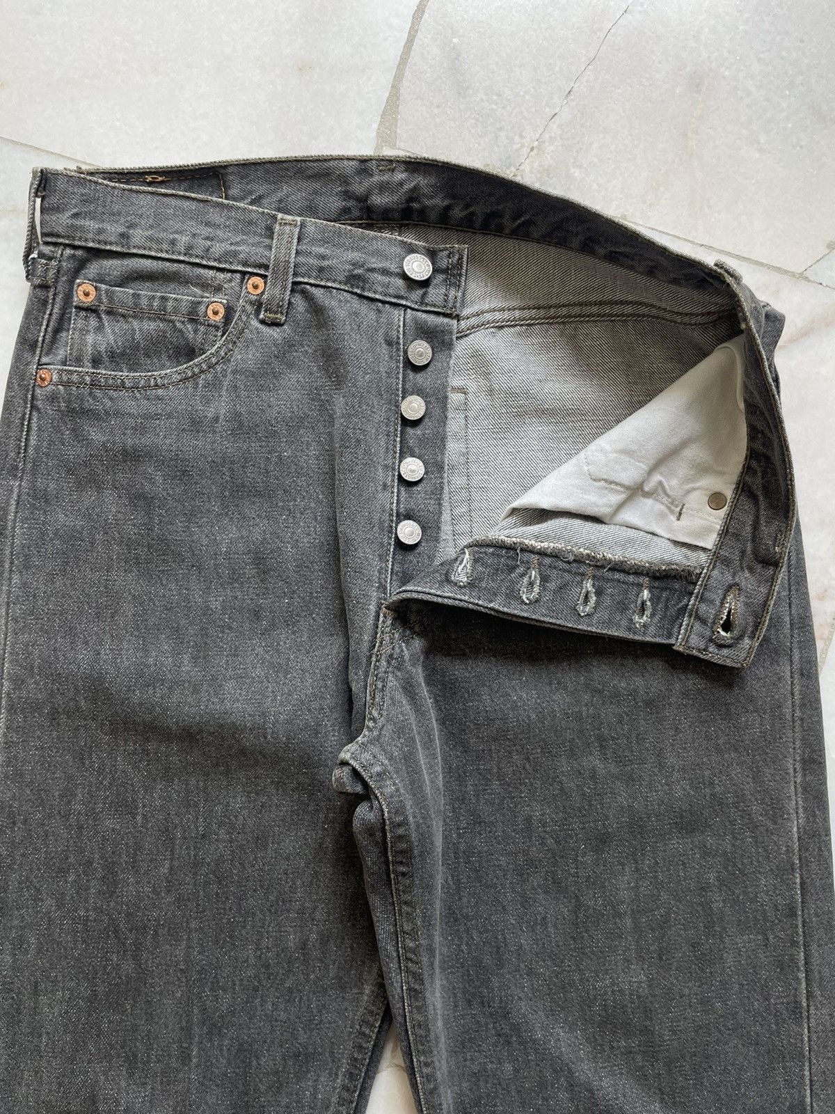 Levi's Vintage 90s Levis 501 All Black Jeans 30x32 Size US 30 / EU 46 - 4 Thumbnail