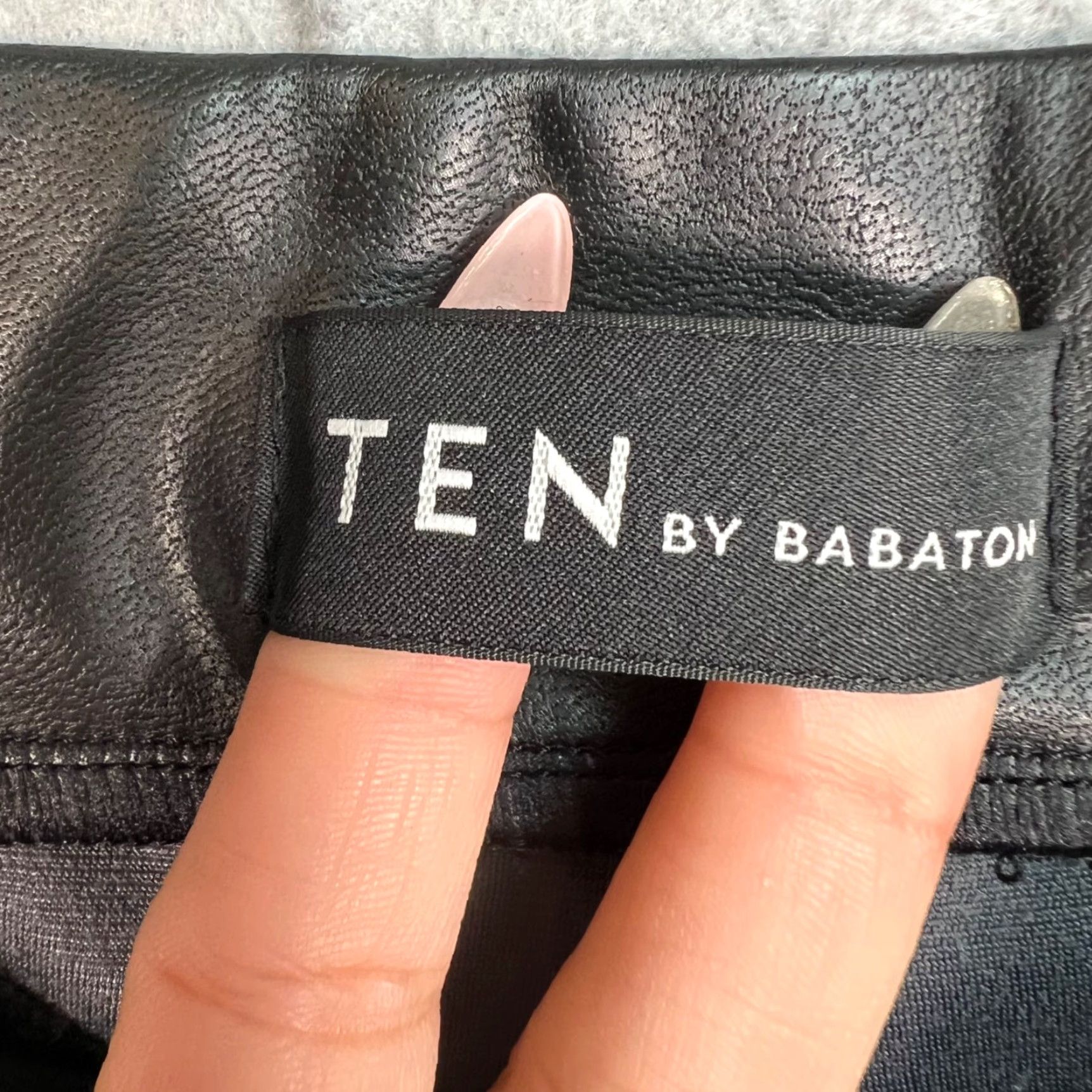 Vintage Ten By Babaton Womens Faux Leather Flare Leg Pants XS Black Pants Womens XS Black Flared Leather-look Pant Size 26" / US 2 / IT 38 - 3 Thumbnail