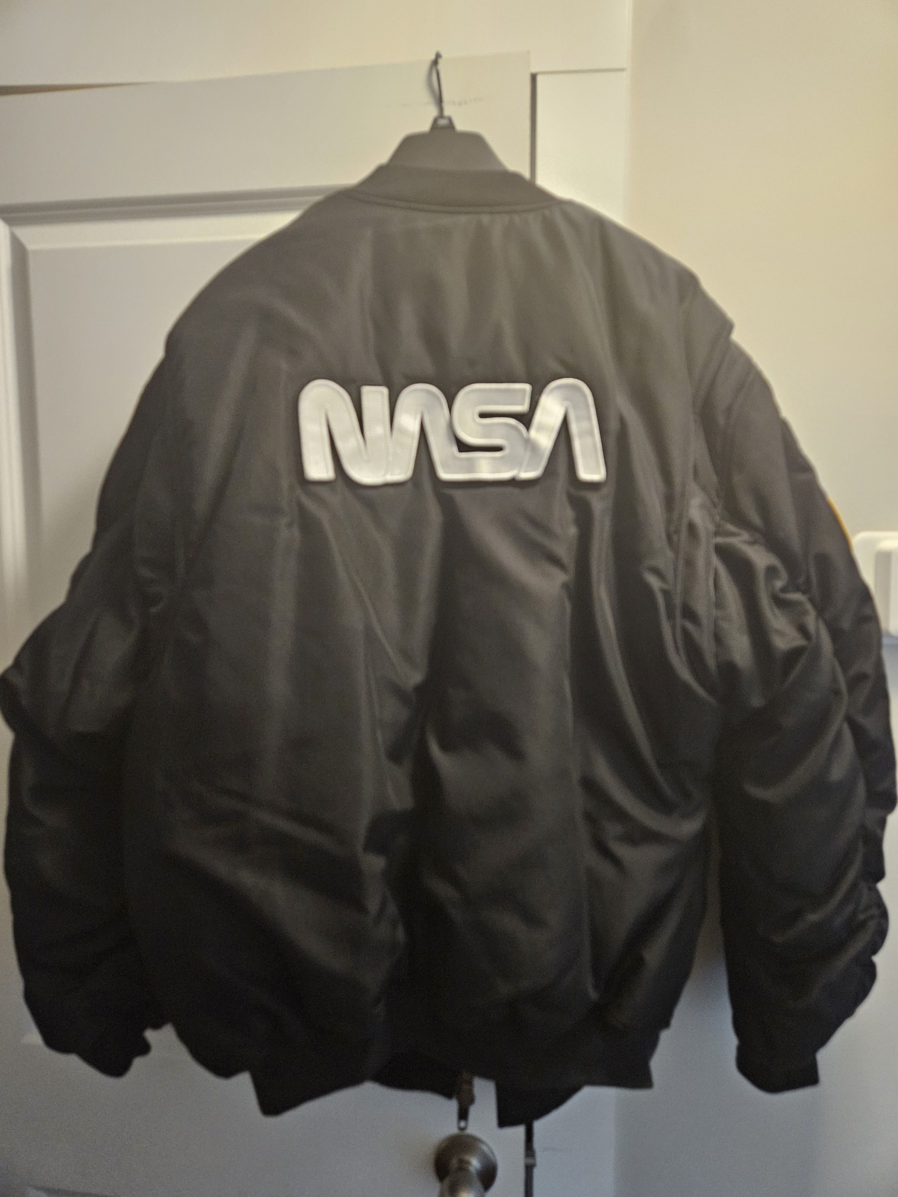 Balenciaga Multi Patch Black Nasa Plush Lined Bomber Jacket Size US M / EU 48-50 / 2 - 8 Thumbnail