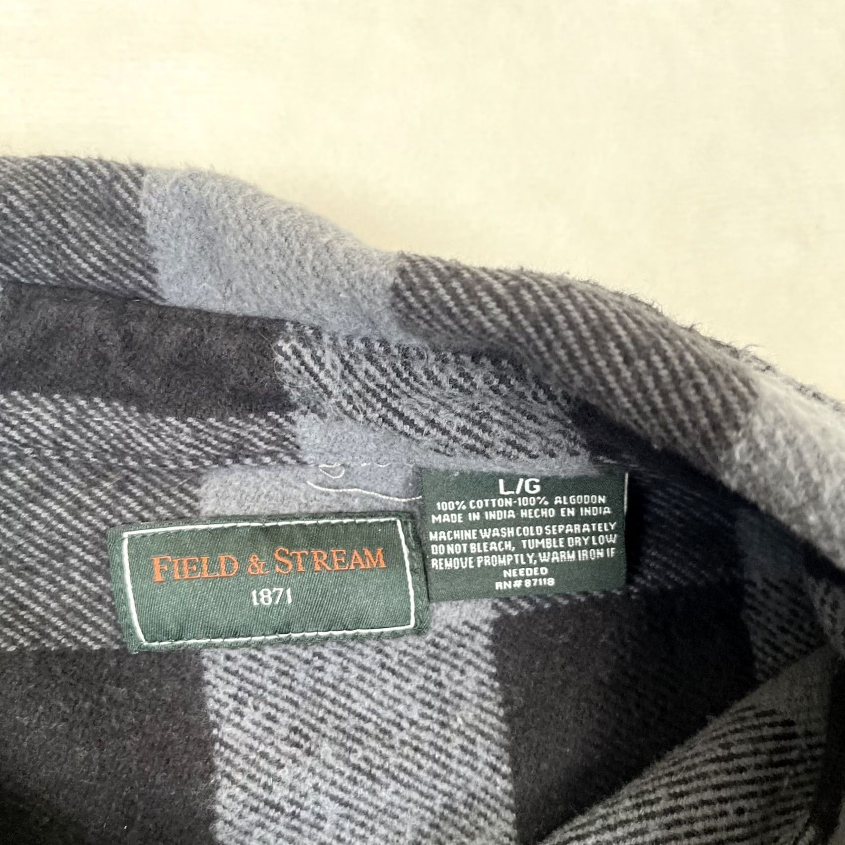 Vintage Field & Stream Shirt Mens Large Gray Black Plaid Flannel Long Sleeve Button Up Size US L / EU 52-54 / 3 - 2 Thumbnail