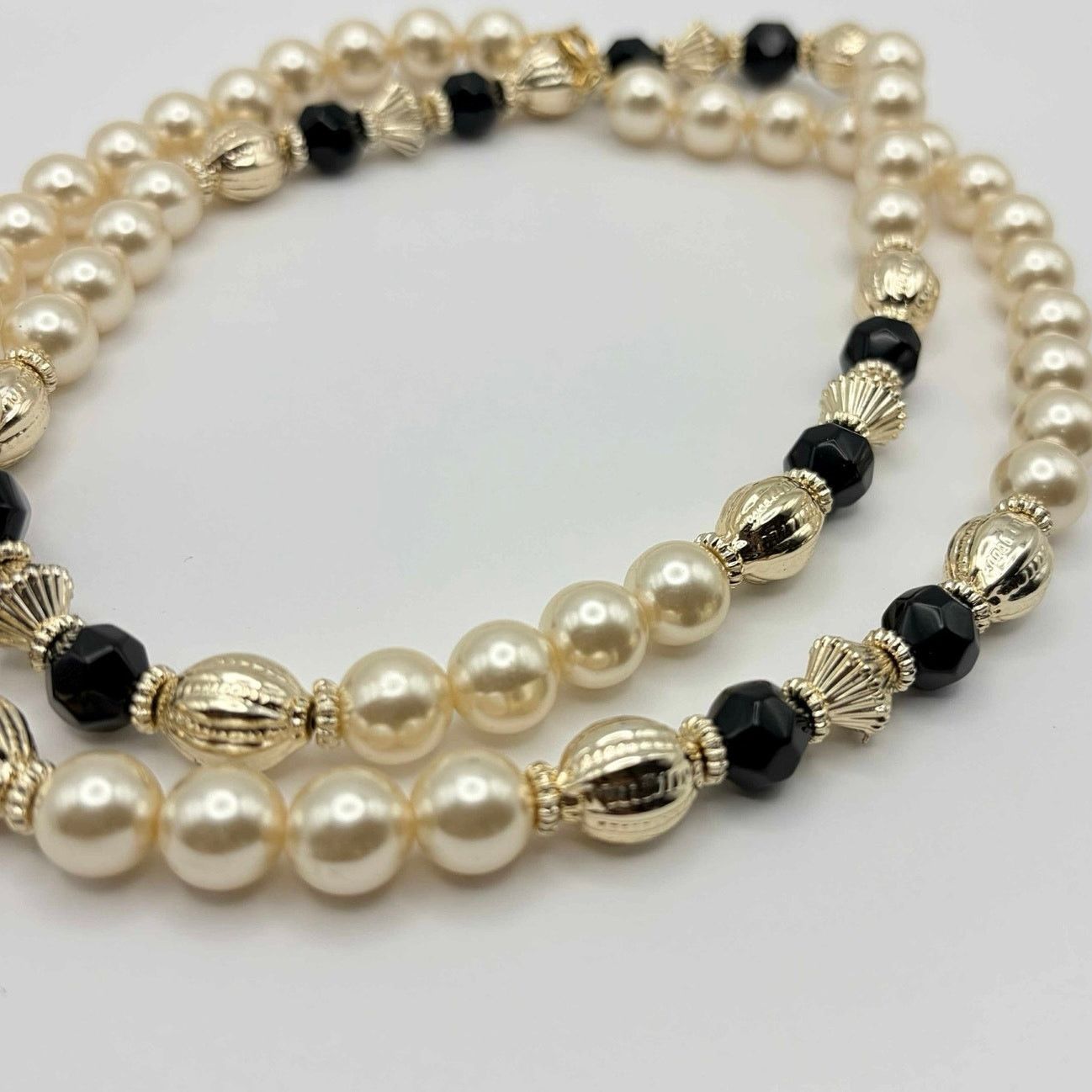Other Black & Cream Beaded Necklace Size ONE SIZE - 2 Thumbnail