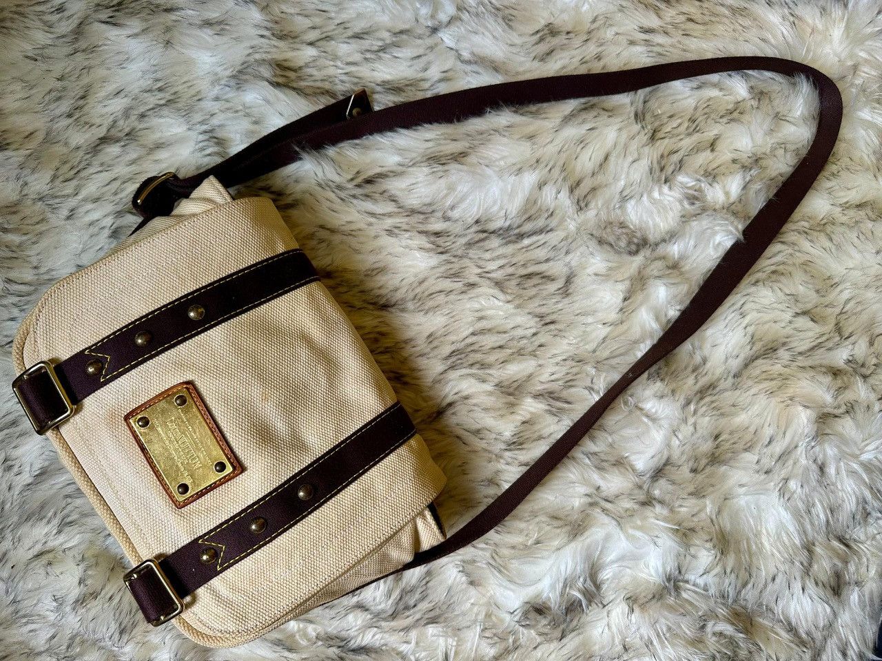 Louis Vuitton Authentic Louis Vuitton Antigua Besace PM Flap Crossbody Size ONE SIZE - 14 Thumbnail