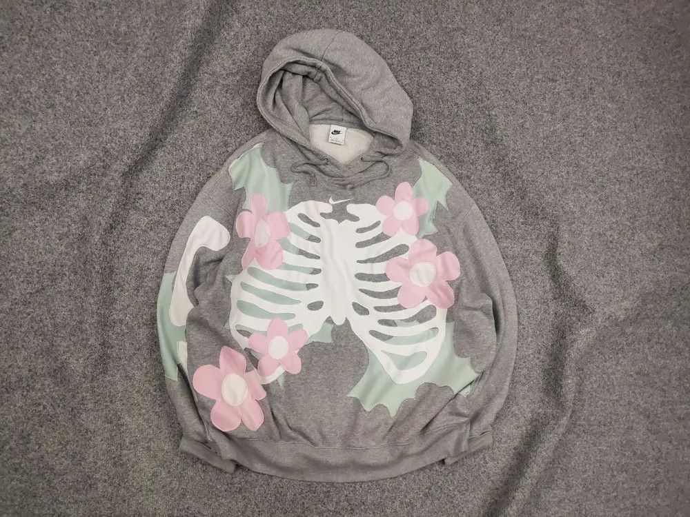 Nike Vintage Nike Skeleton Embroidered Logo Grey Oversized Hoodie Size M / US 6-8 / IT 42-44 - 1 Thumbnail