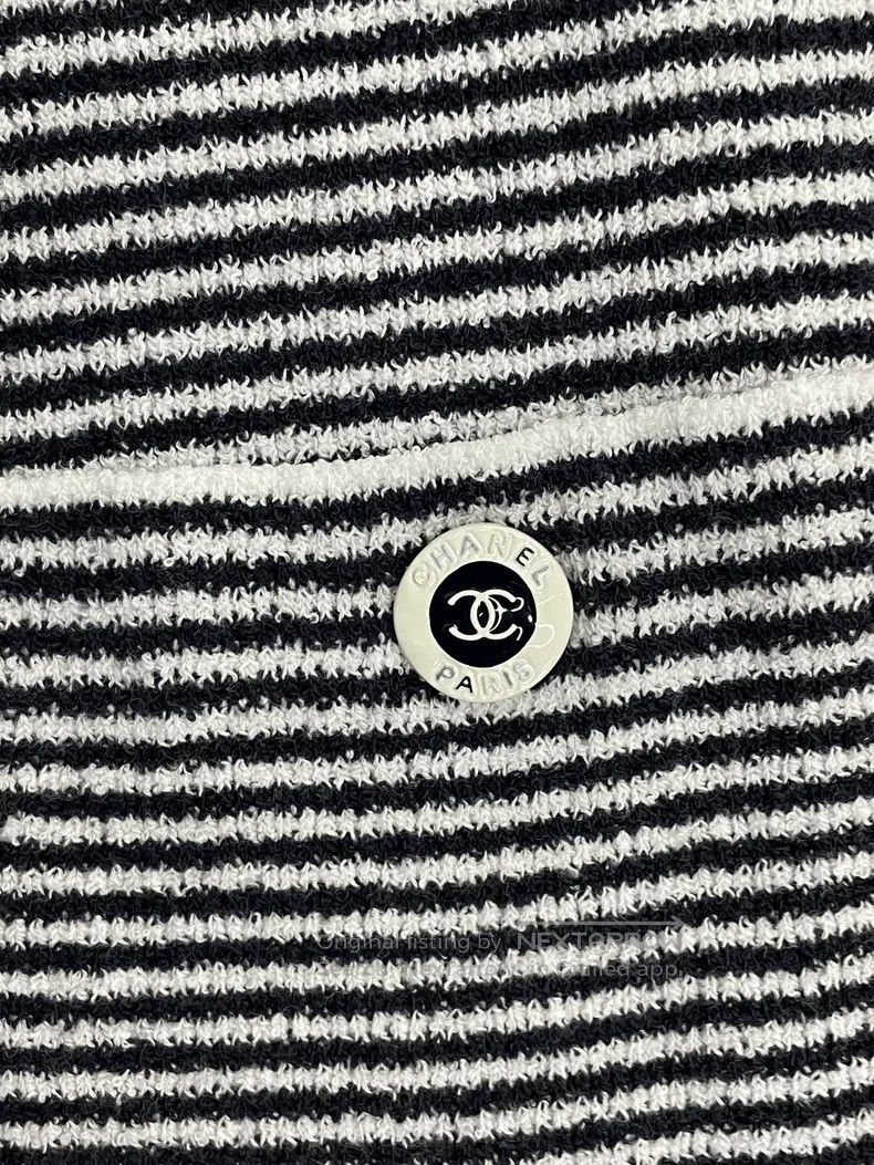 Chanel 23C black and white striped logo double C long slee
