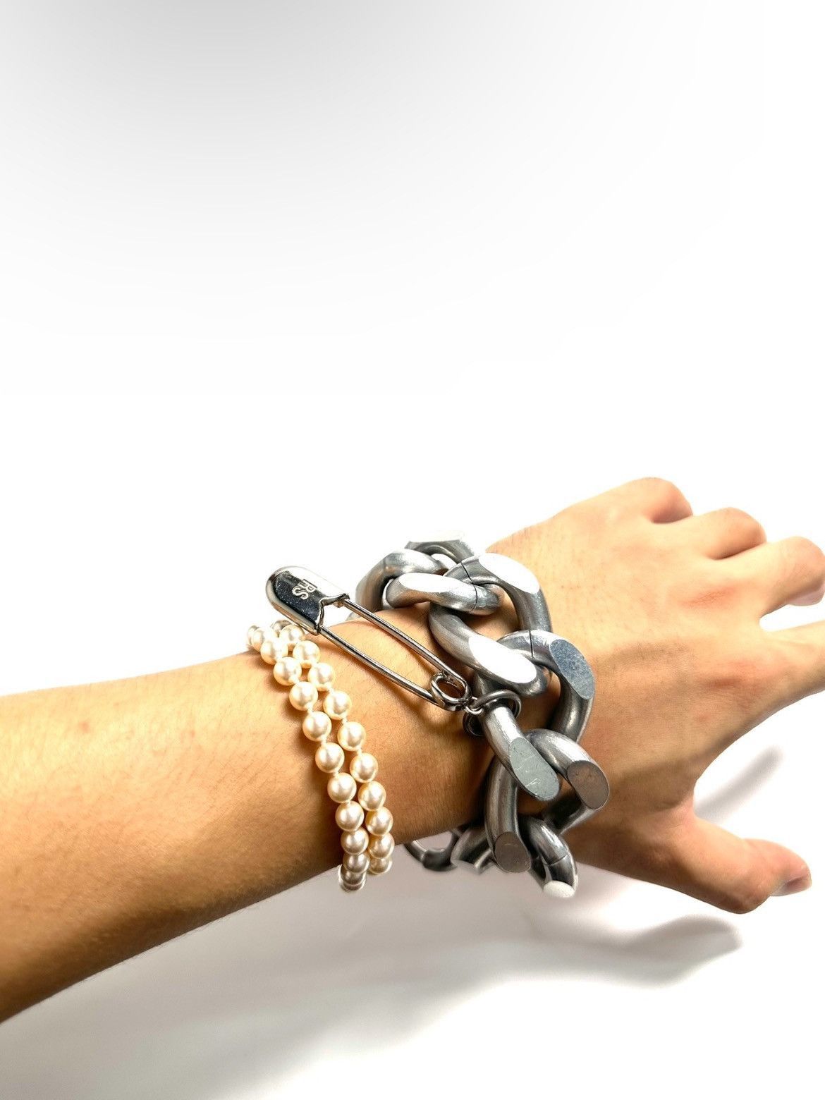 Raf Simons Raf Simons huge lock pin bracelet Size ONE SIZE - 7 Thumbnail