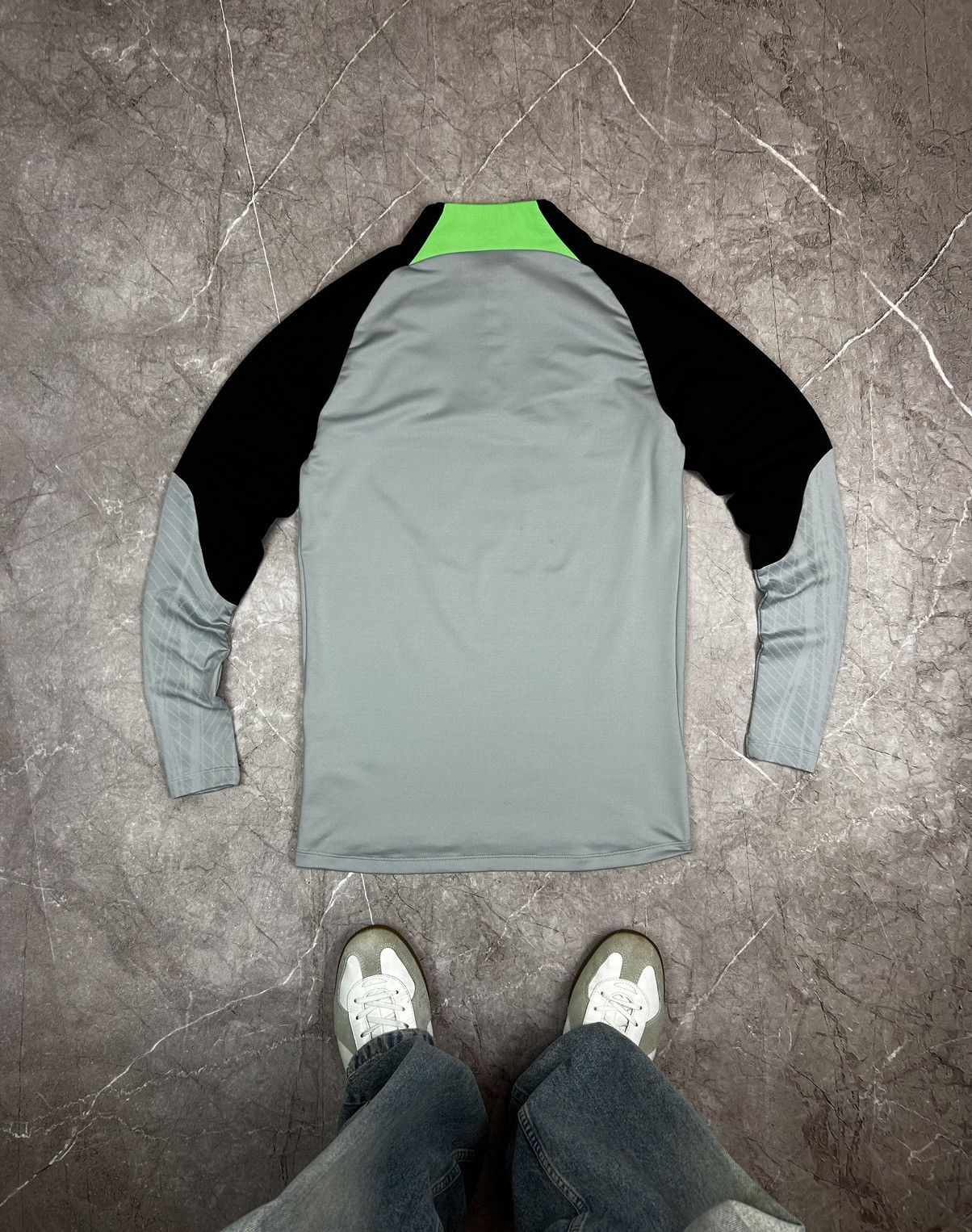 Nike Vintage Nike Liverpool soccer jacket size S logo sweatshirt Size US S / EU 44-46 / 1 - 2 Thumbnail