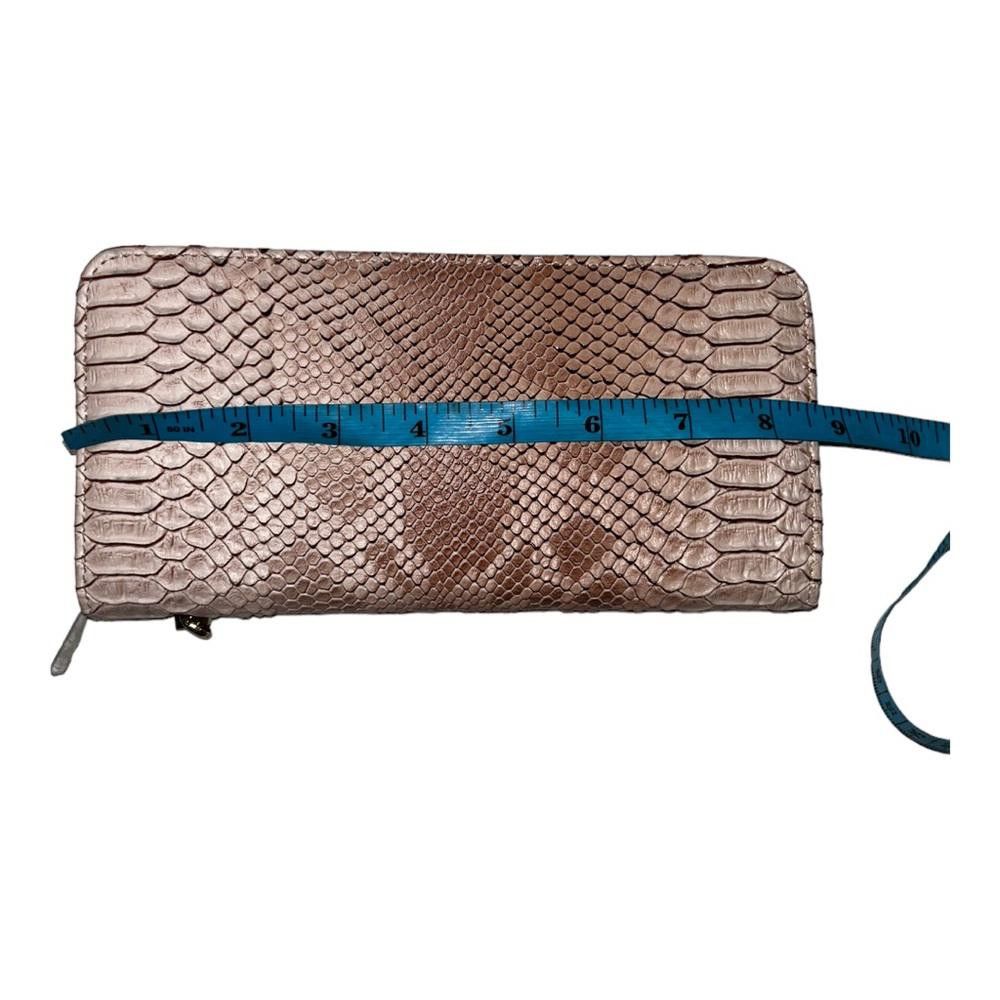 Designer NWOT Faux Snakeskin Wristlet/Clutch Size ONE SIZE - 4 Thumbnail