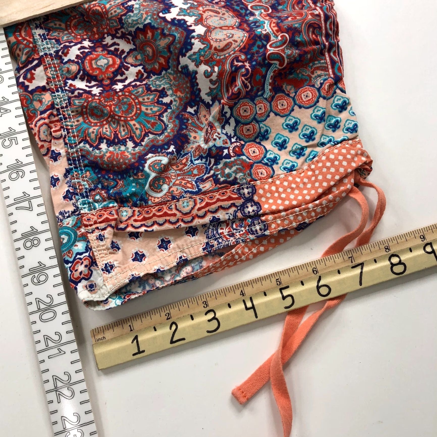 Vintage Chicos Capri Pants 36W 20L High Rise All Over Print Geometric Cotton Spandex Casual Women Pants Size 36W Womens Size 25" / US 0 / IT 36 - 5 Thumbnail