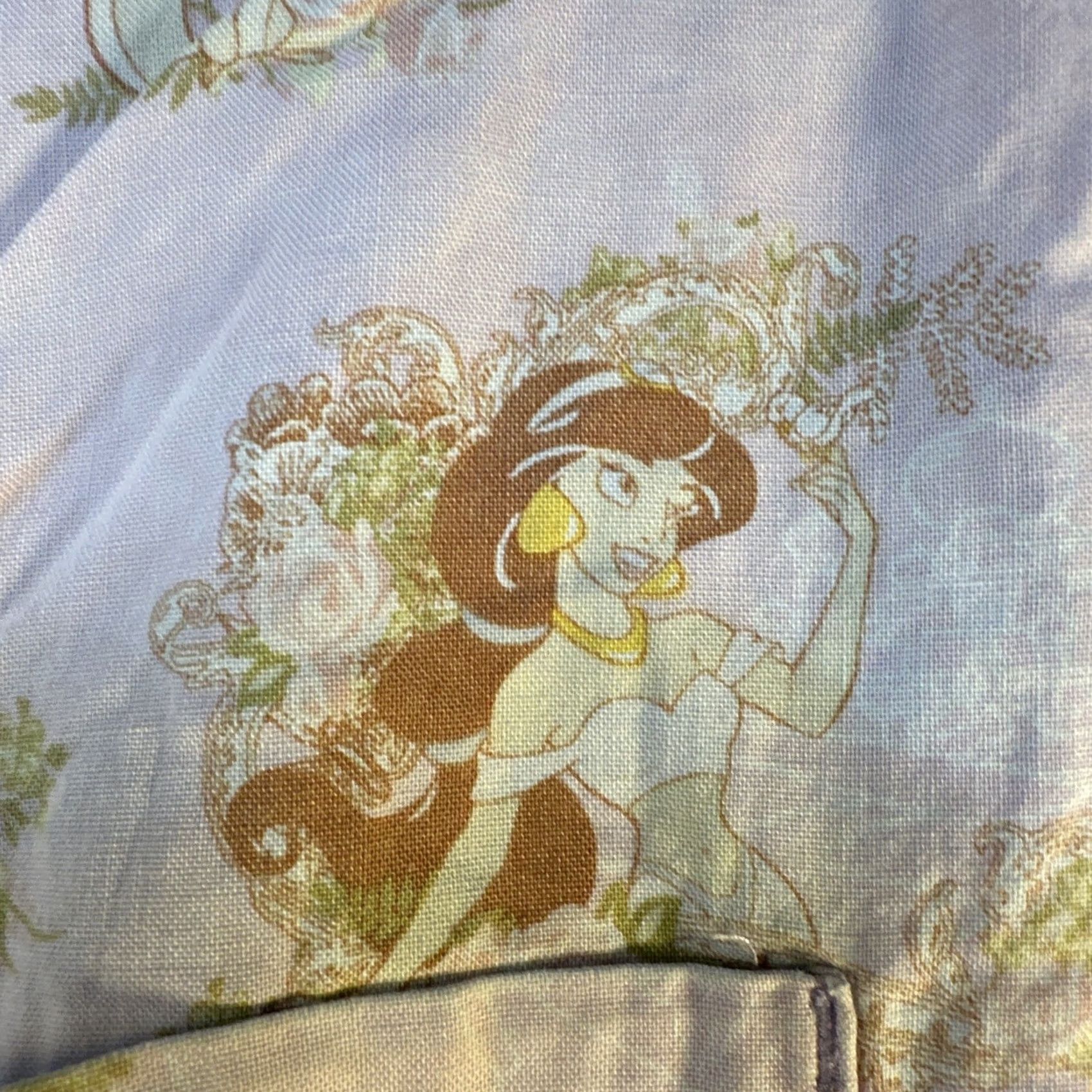 Disney Disney Women's Scrubs Shirt 3XL White Jasmine Snow White Cinderella Princesses Disney Women Size XXL / US 16-18 / IT 52-54 - 4 Thumbnail