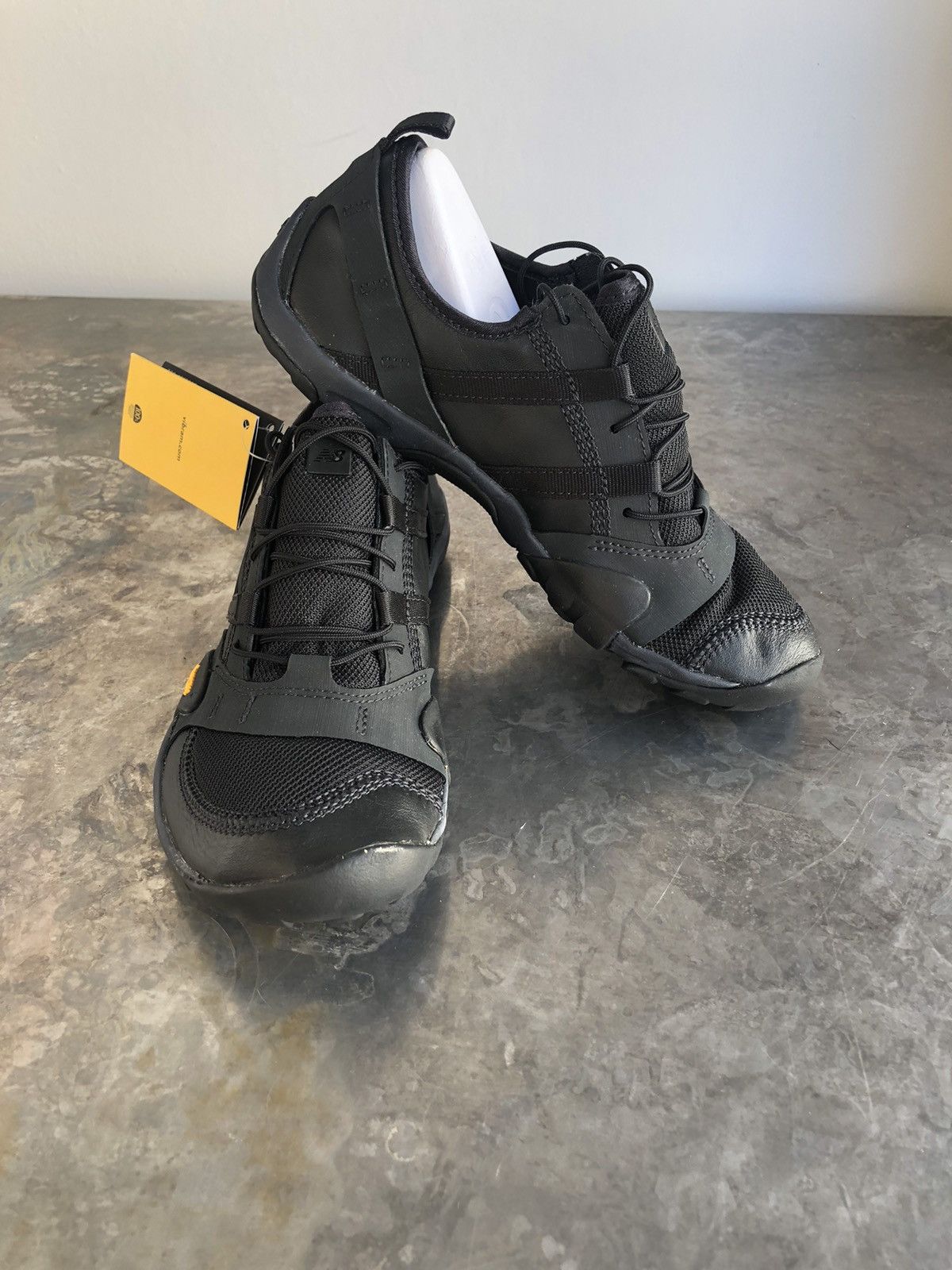 Issey Miyake × New Balance Issey Miyake x New Balance MT10OV1 Running Shoes Size US 7 / IT 37 - 1 Thumbnail
