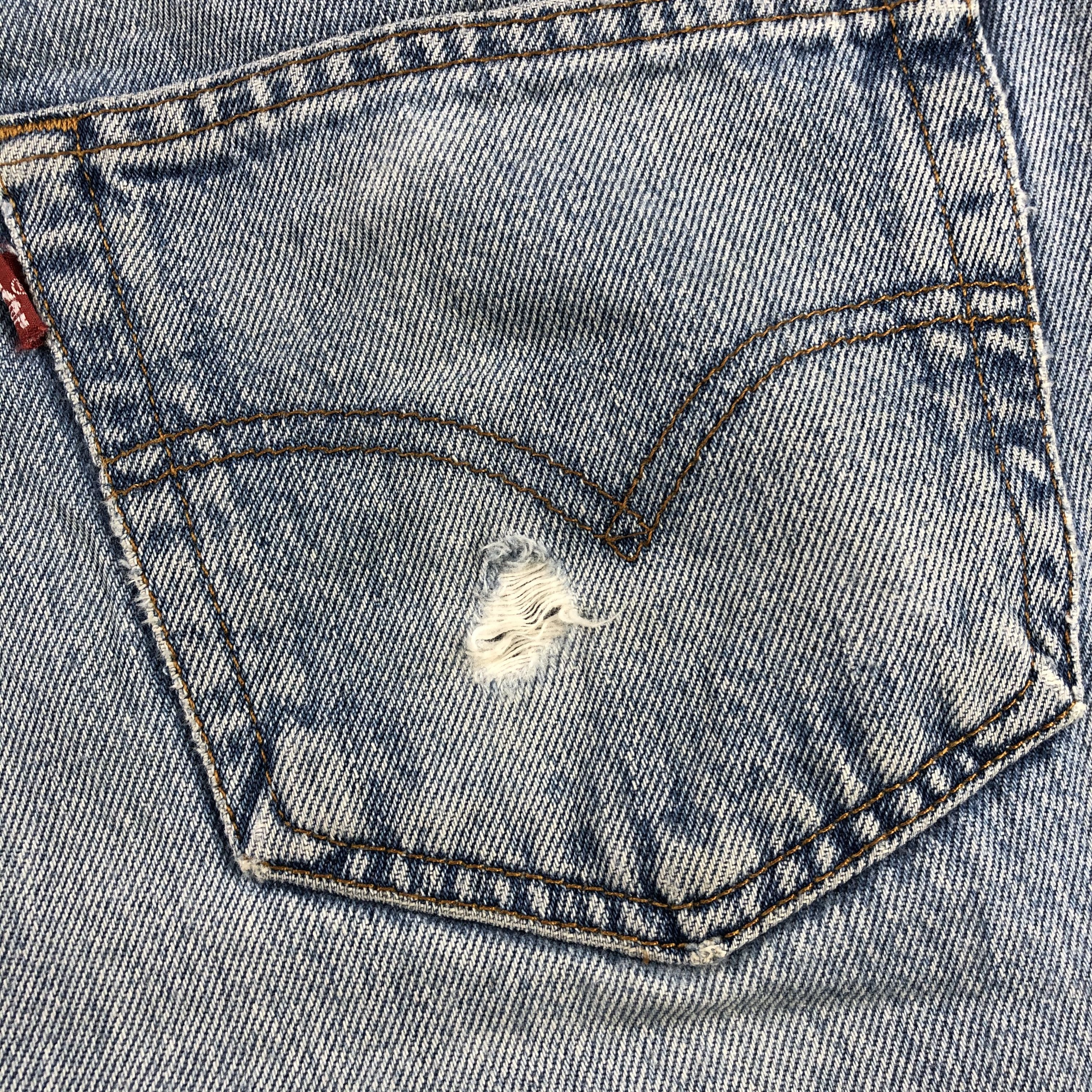Levi's 90s Vintage Blue Wash Levis 501 Jeans-JM3028 Size US 32 / EU 48 - 7 Thumbnail