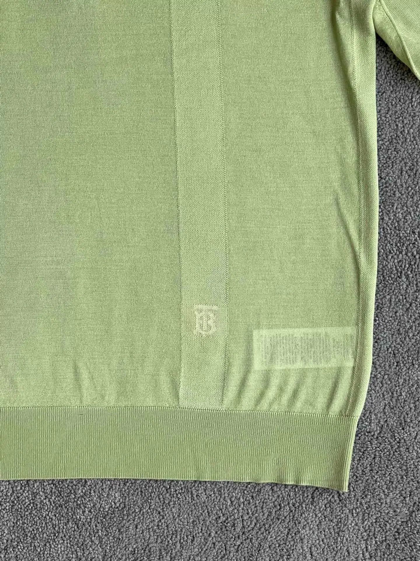 Burberry Burberry TB Logo Wool Polo. Size S / US 4 / IT 40 - 9 Thumbnail