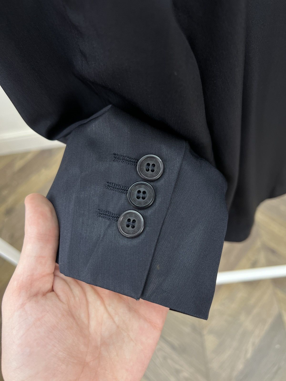 Versace Vintage Versace Classic V2 Navy Blazer Jacket Men’s 3-Button Size 52R - 15 Thumbnail