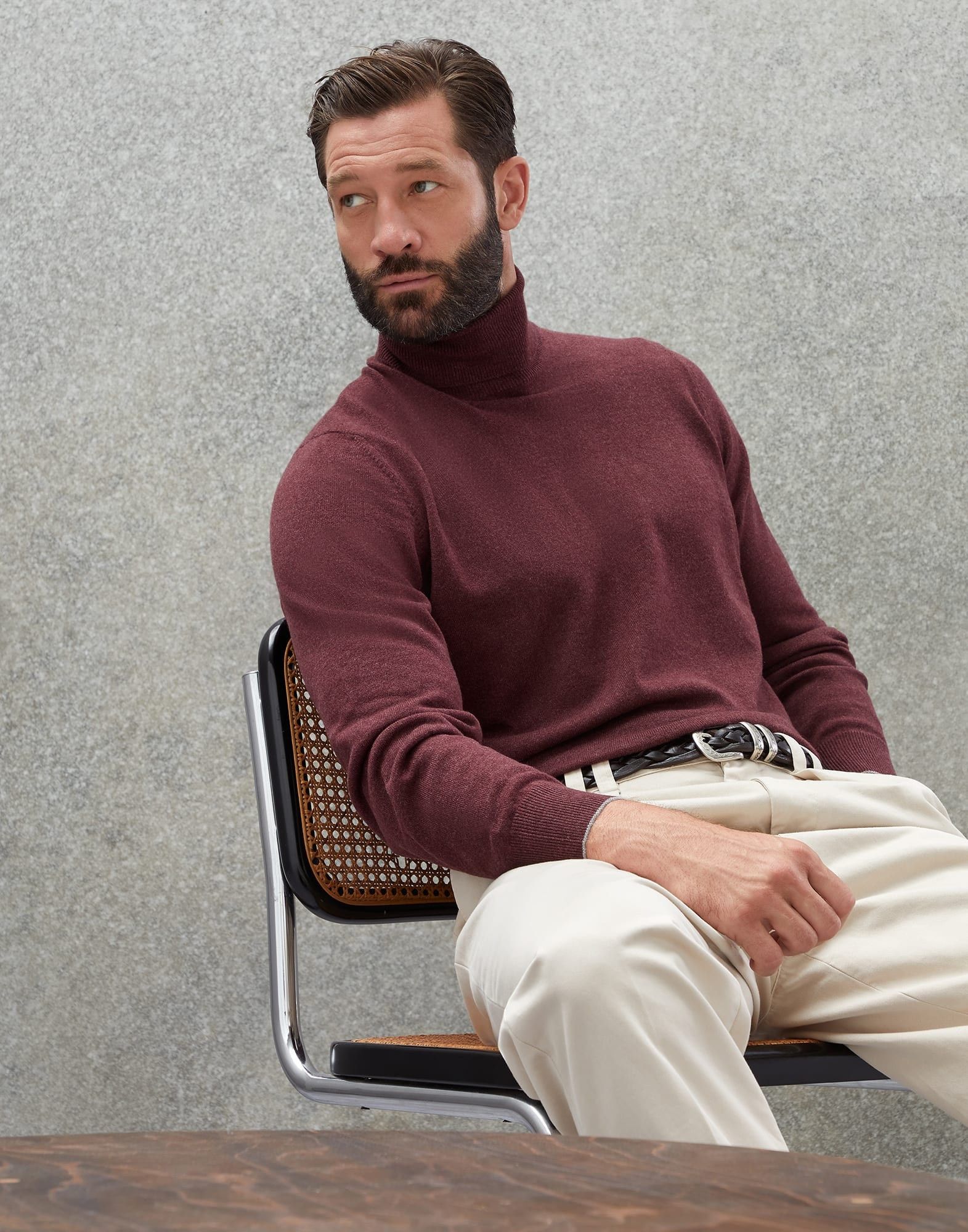 o1w1db10225 Cashmere Turtleneck Sweater in Dark Red