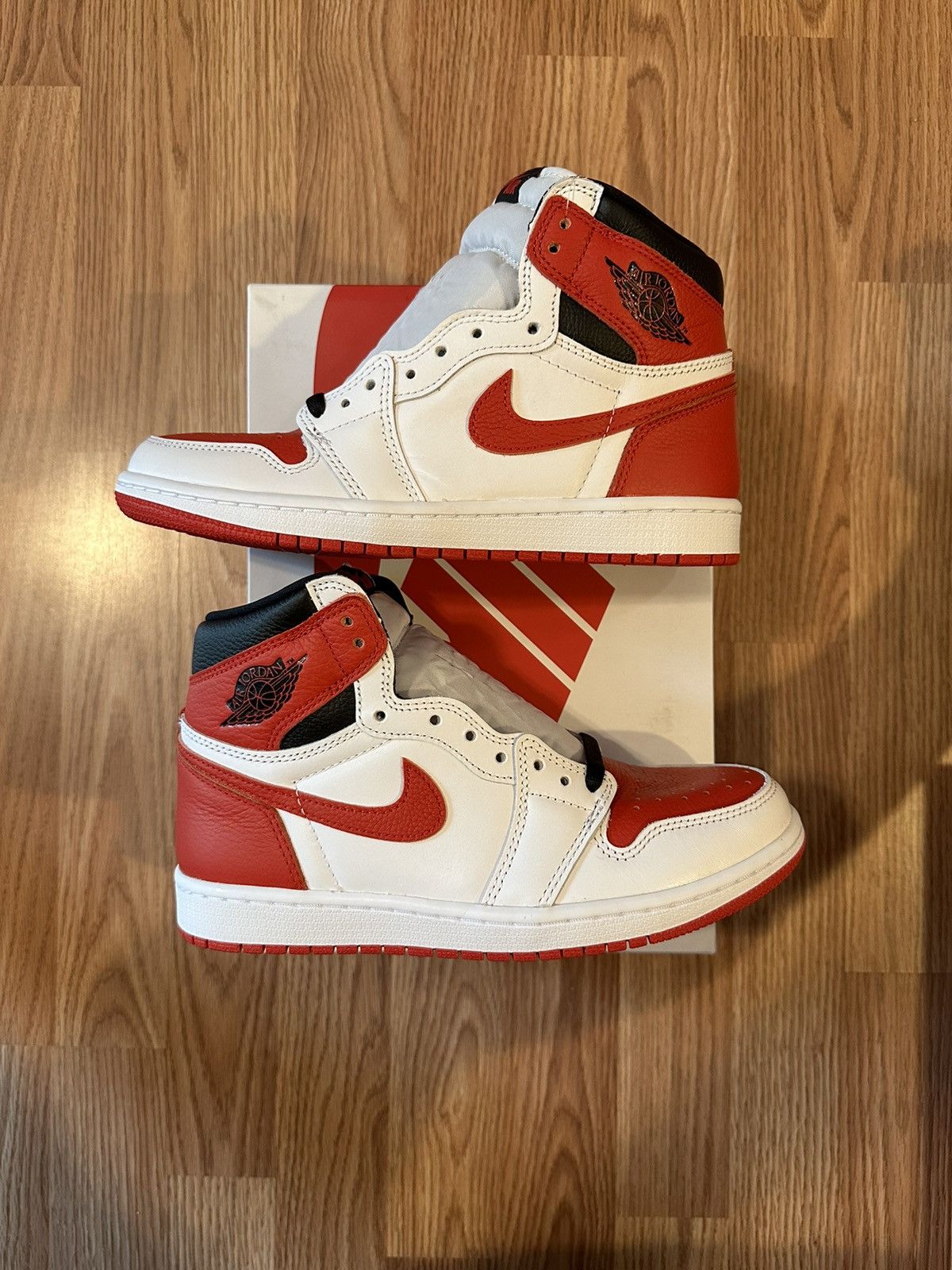 Jordan Brand Jordan 1 Retro High OG “Heritage” Size US 7 / EU 40 - 2 Thumbnail