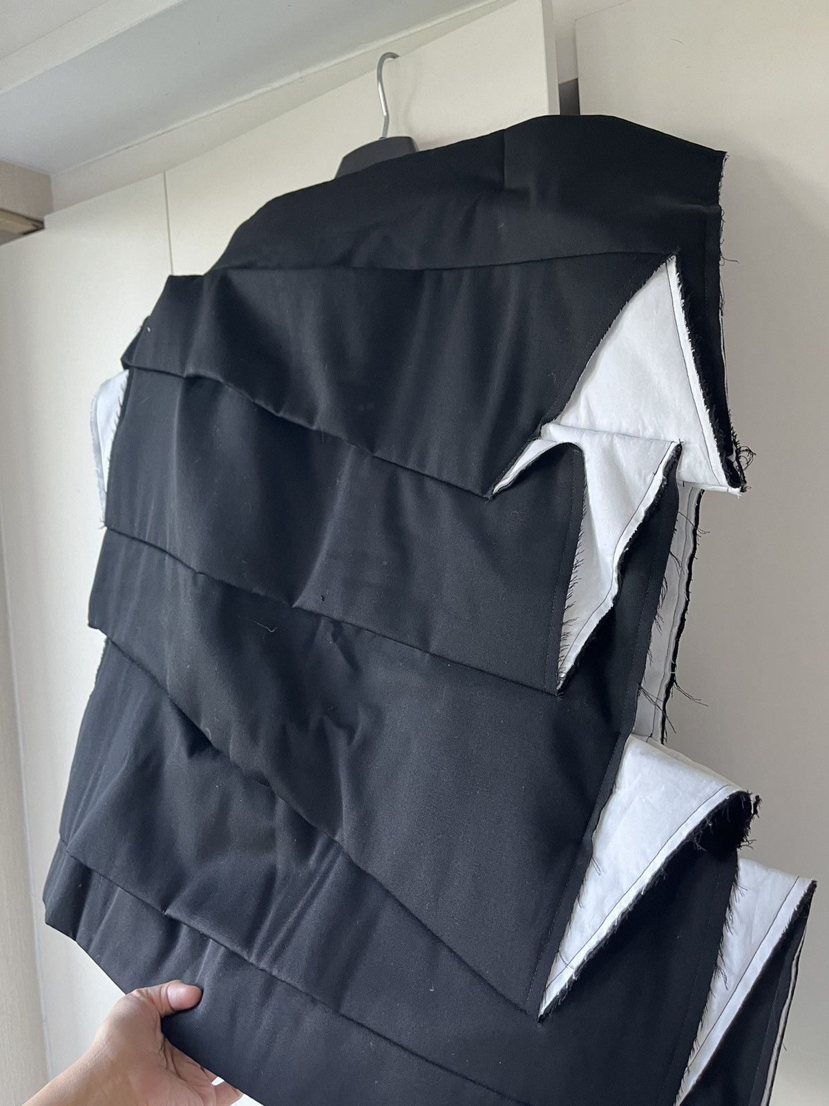 Comme des Garcons Rare comme des garcons AW23 TUCK TIERED WOOL volume TOP Size S / US 4 / IT 40 - 9 Thumbnail