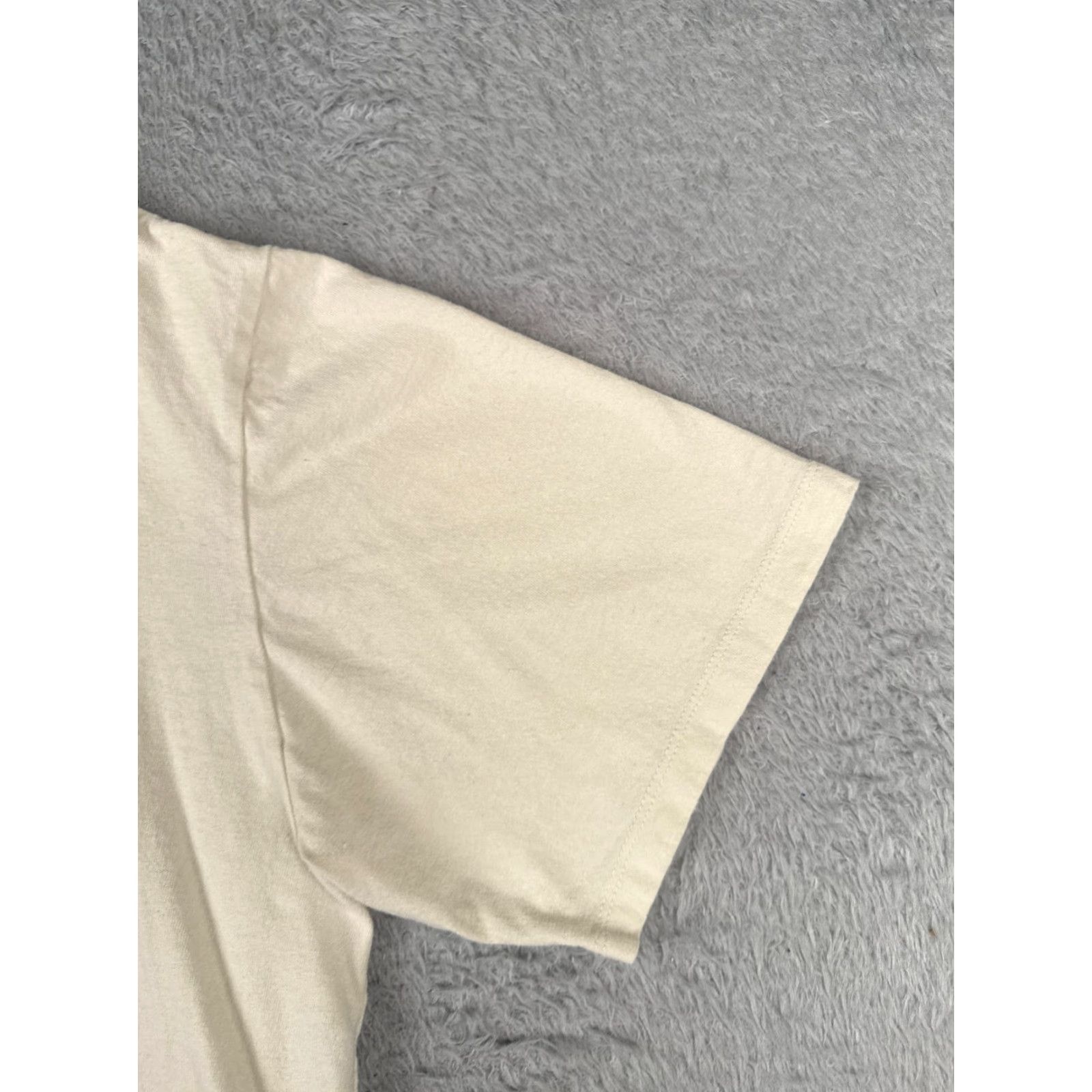 Patagonia Patagonia Shirt Men Large Ivory Cotton Short Sleeve Logo T-Shirt Mens Size US L / EU 52-54 / 3 - 2 Thumbnail
