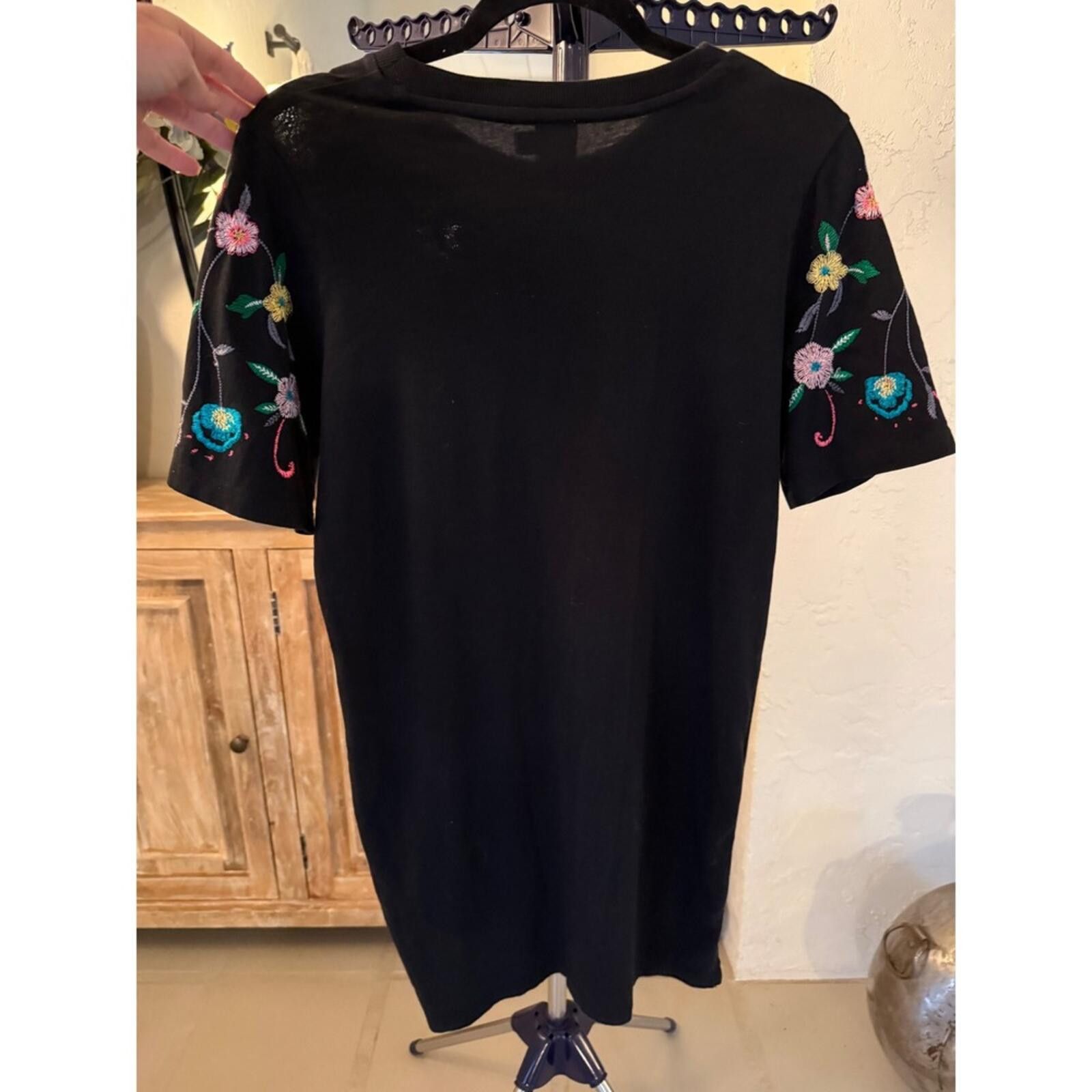 Asos ASOS Black Floral Embroidered T-Shirt Mini Dress 2 Size XS / US 0-2 / IT 36-38 - 5 Thumbnail