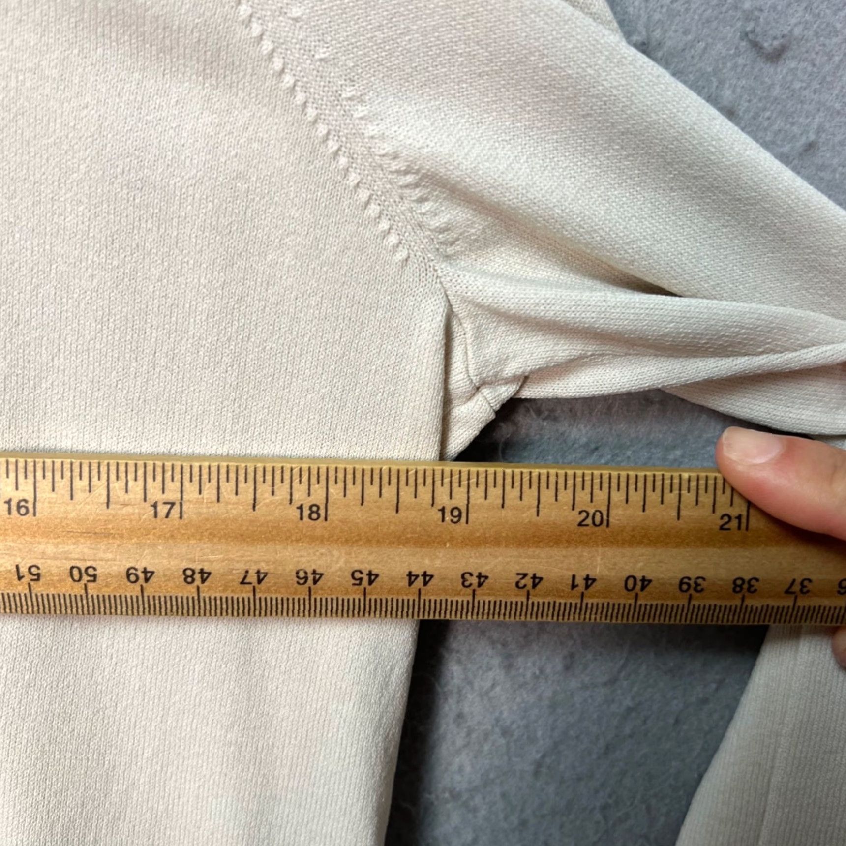 Cos COS Womens Shirt Adult Medium Beige 3/4 Sleeve Top Crew Neck Pleated Be l l Sleeve Knit Viscose Blend Regular Modern Classic Size M / US 6-8 / IT 42-44 - 5 Thumbnail