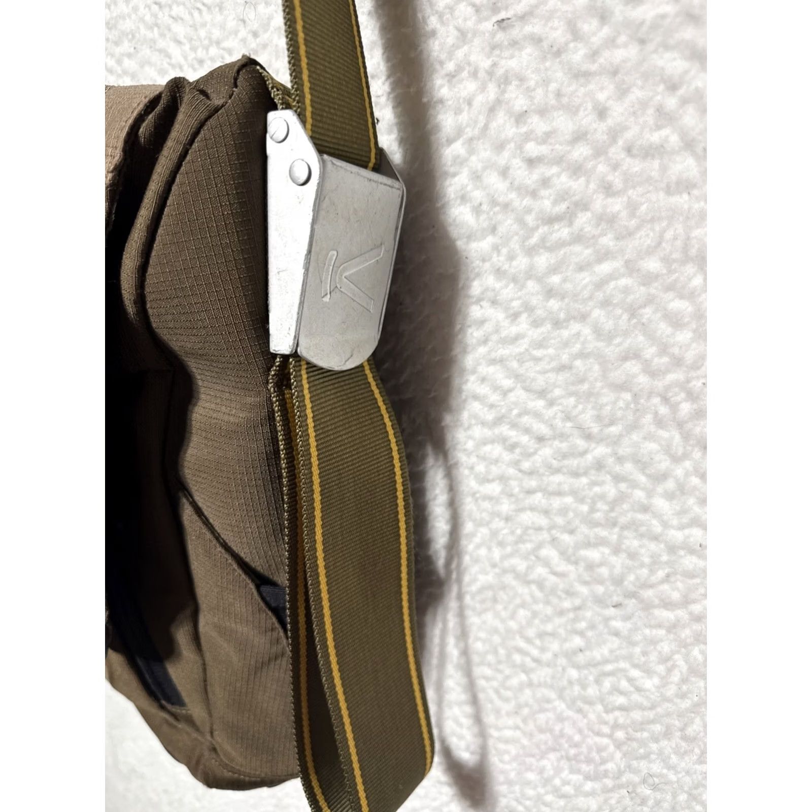 KEEN Keen Hybrid Transport Large Brown Crossbody Messenger Satchel Laptop Bag Mens Large Brown Canvas Transportation Laptop Bag KEEN Hybrid Transport Size ONE SIZE - 4 Thumbnail