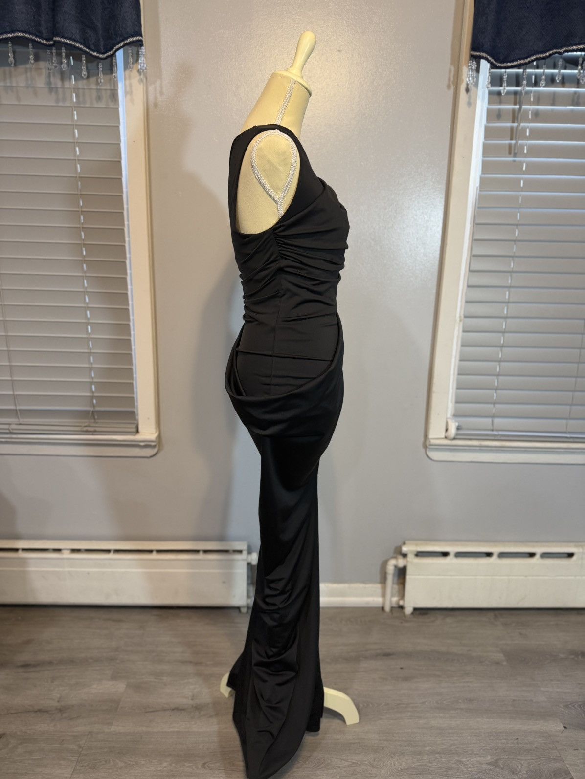 Lovers and Friends Lovers + Friends Athena Gown Black One Shoulder NWT M Size M / US 6-8 / IT 42-44 - 9 Thumbnail