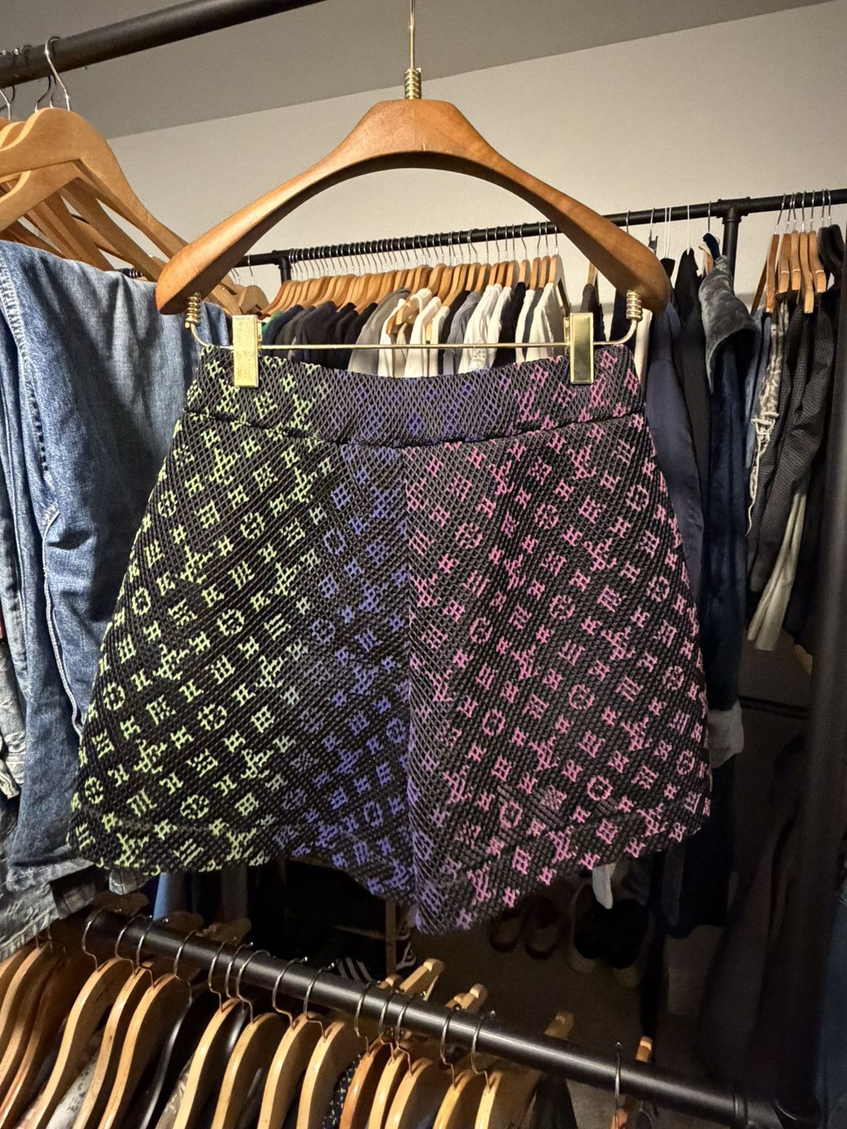 Louis Vuitton Louis Vuitton X Virgil Abloh - Rainbow Multicolor Mesh Short Size US 32 / EU 48 - 2 Thumbnail