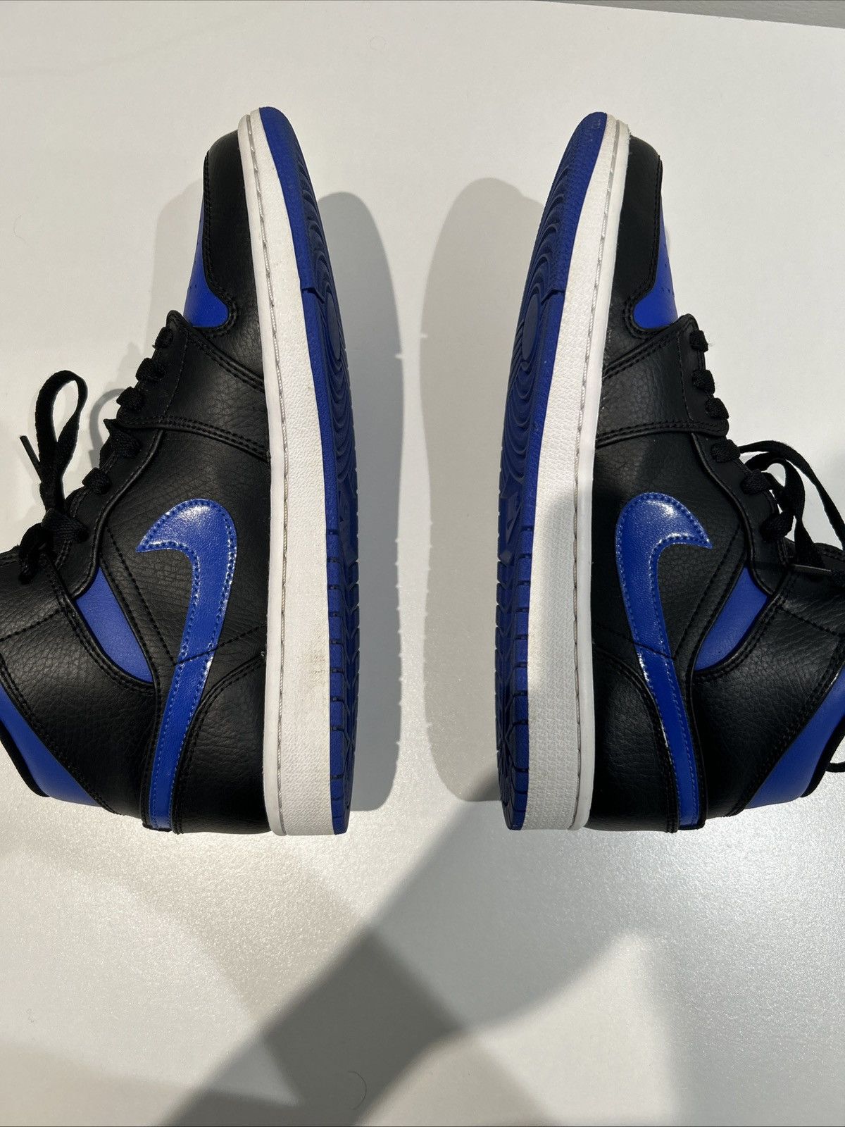 Jordan Brand Air Jordan 1 Mid Black Hyper Royal White Size US 9 / EU 42 - 4 Thumbnail