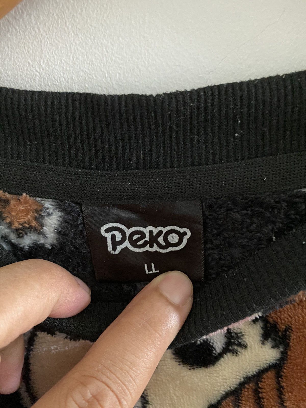 Hypebeast 🇯🇵Vintage PEKO fleece Sweatshirt full print nice designer Size US L / EU 52-54 / 3 - 7 Thumbnail