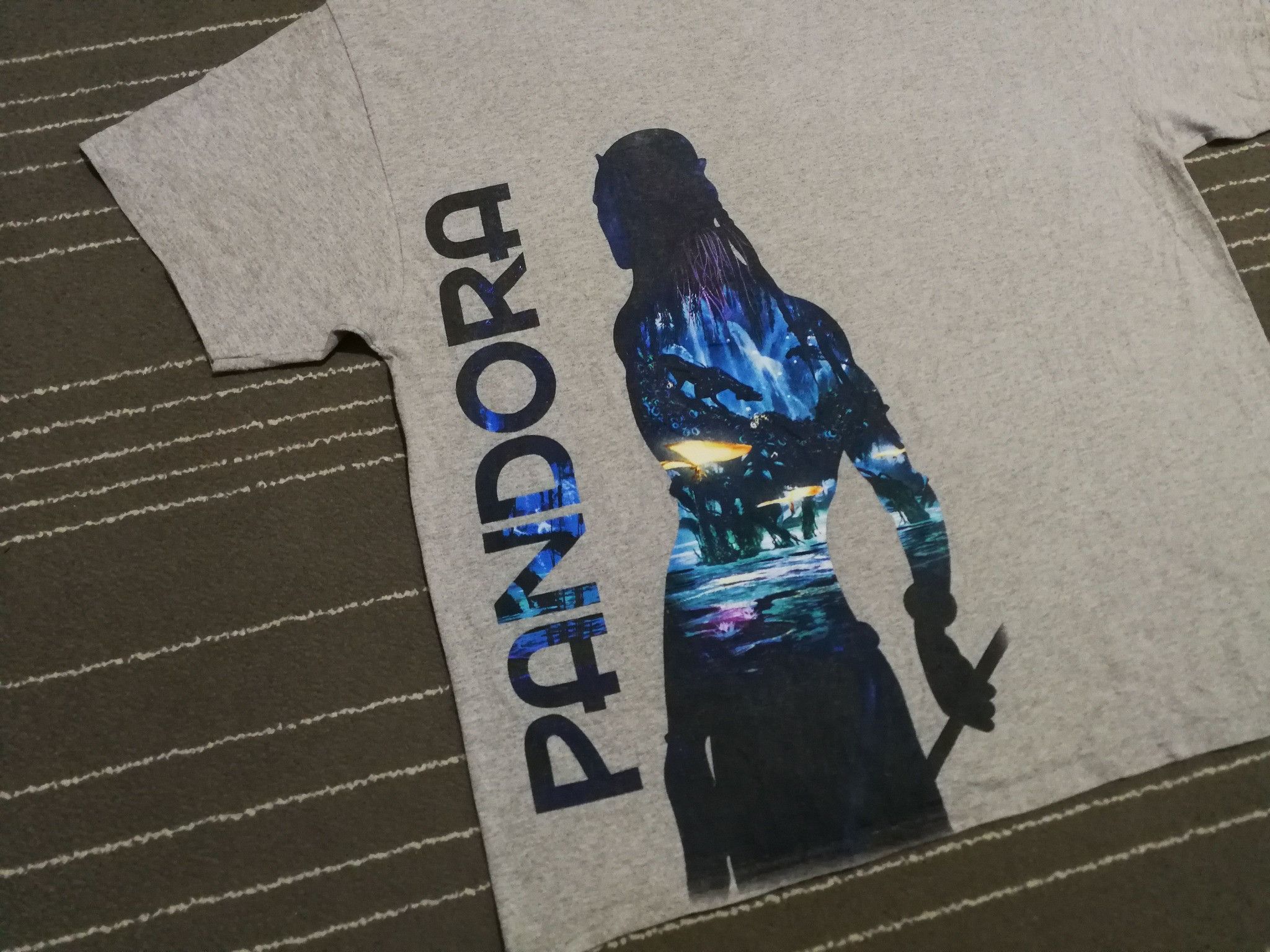 Disney × Vintage Vintage Pandora aka Avatar X Hanes X disney L 1884 Size US L / EU 52-54 / 3 - 2 Thumbnail
