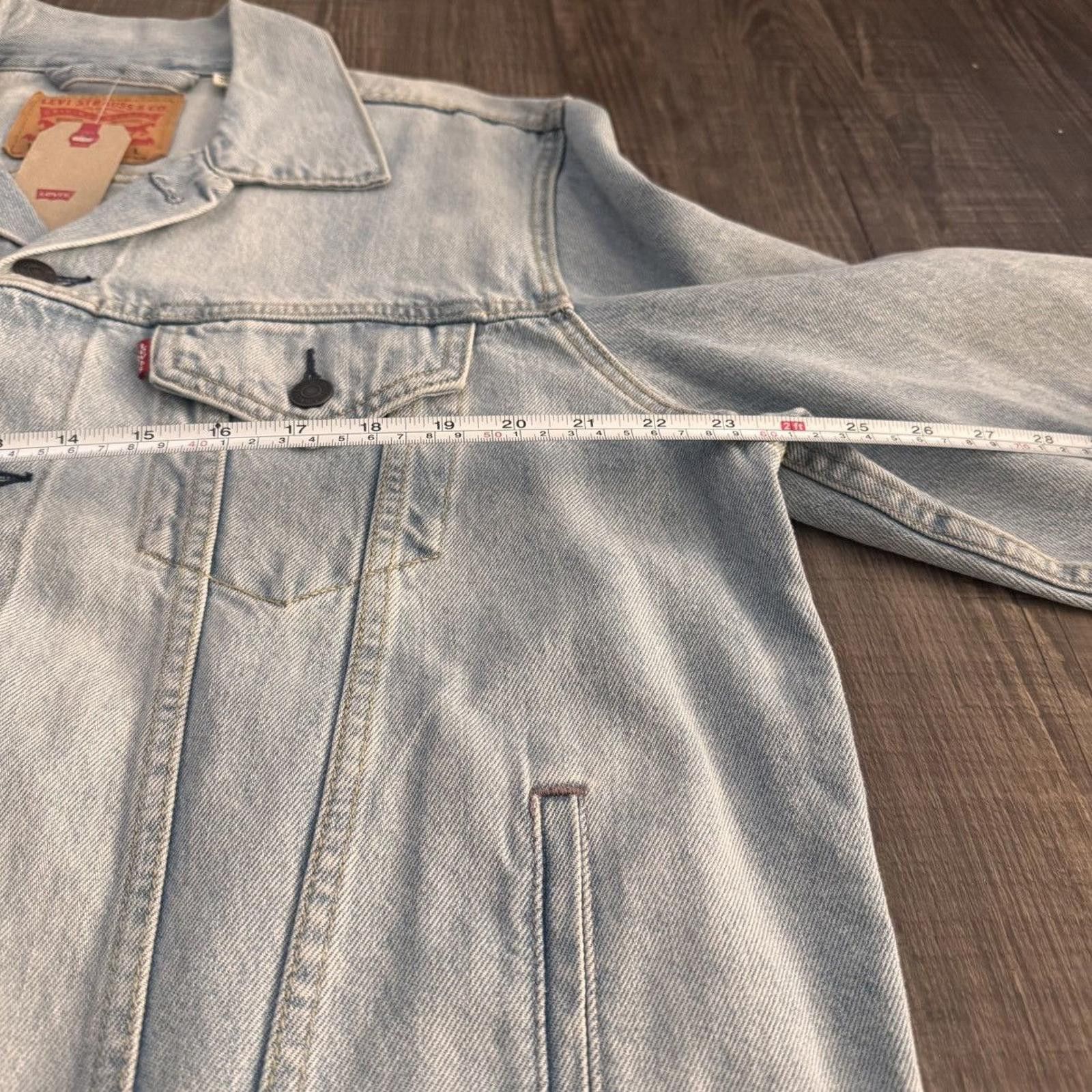 Levi's LEVIS • Vintage Fit Trucker Jacket "Light Wash" (L) Size US L / EU 52-54 / 3 - 4 Thumbnail