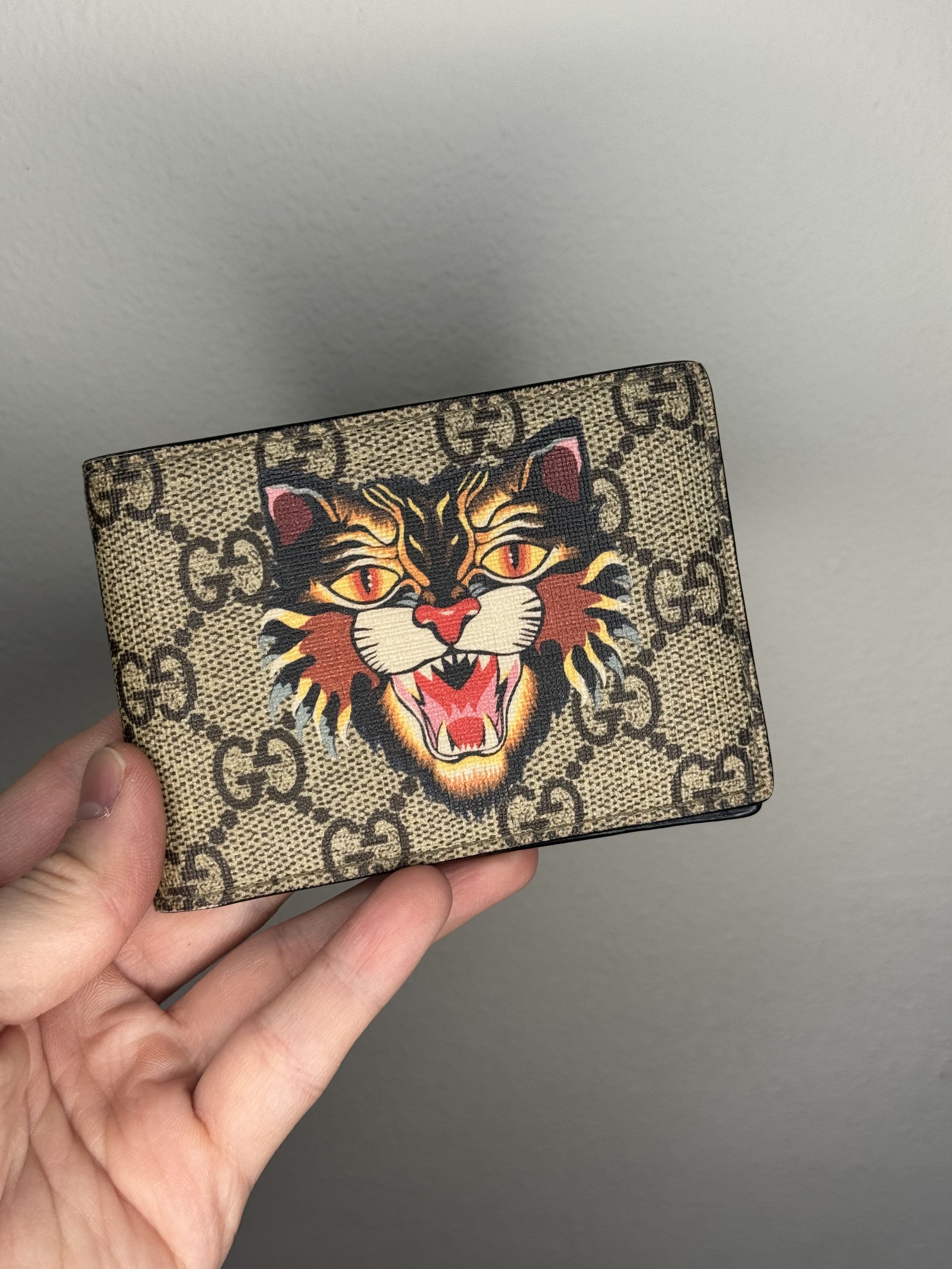 Pre-owned Gucci Angry Cat Bifold Wallet In Beige