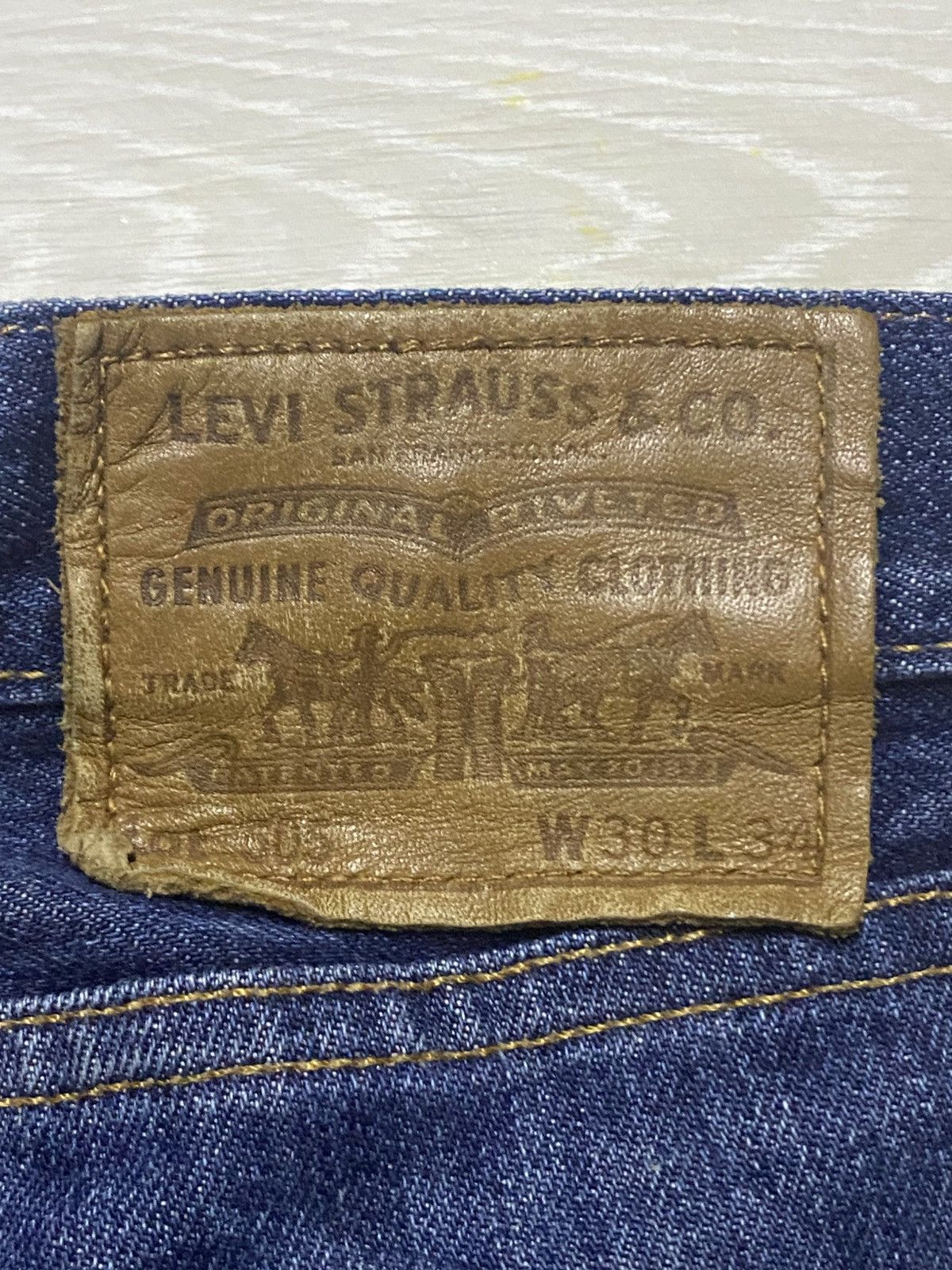 Levi's Vintage Levis Big E Y2K USA Blue Wash Distressed Jeans Size US 31 - 11 Thumbnail