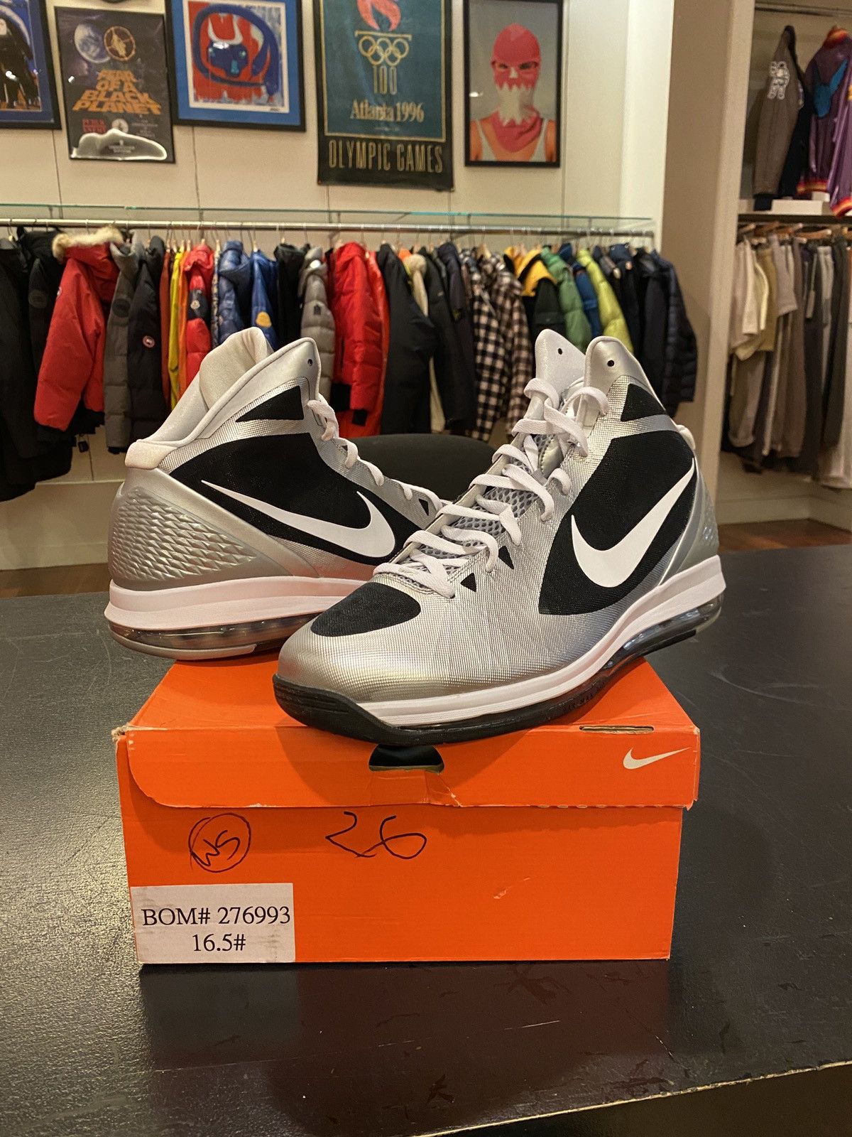 image of Nike Richard Jefferson Pe Sample Hyperdunk 2011 Sz. 16.5 Shoes in Silver, Men's (Size 15)