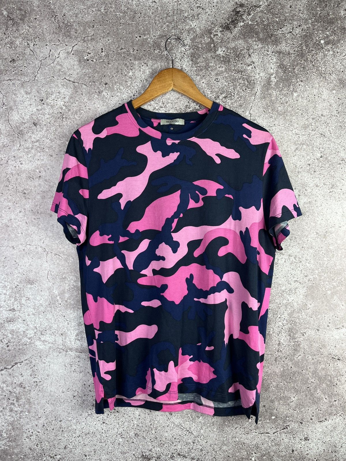 Valentino Valentino Pink Camouflage T-Shirt 🇮🇹 Rockstud Camo Tee Luxury Size US S / EU 44-46 / 1 - 1 Thumbnail