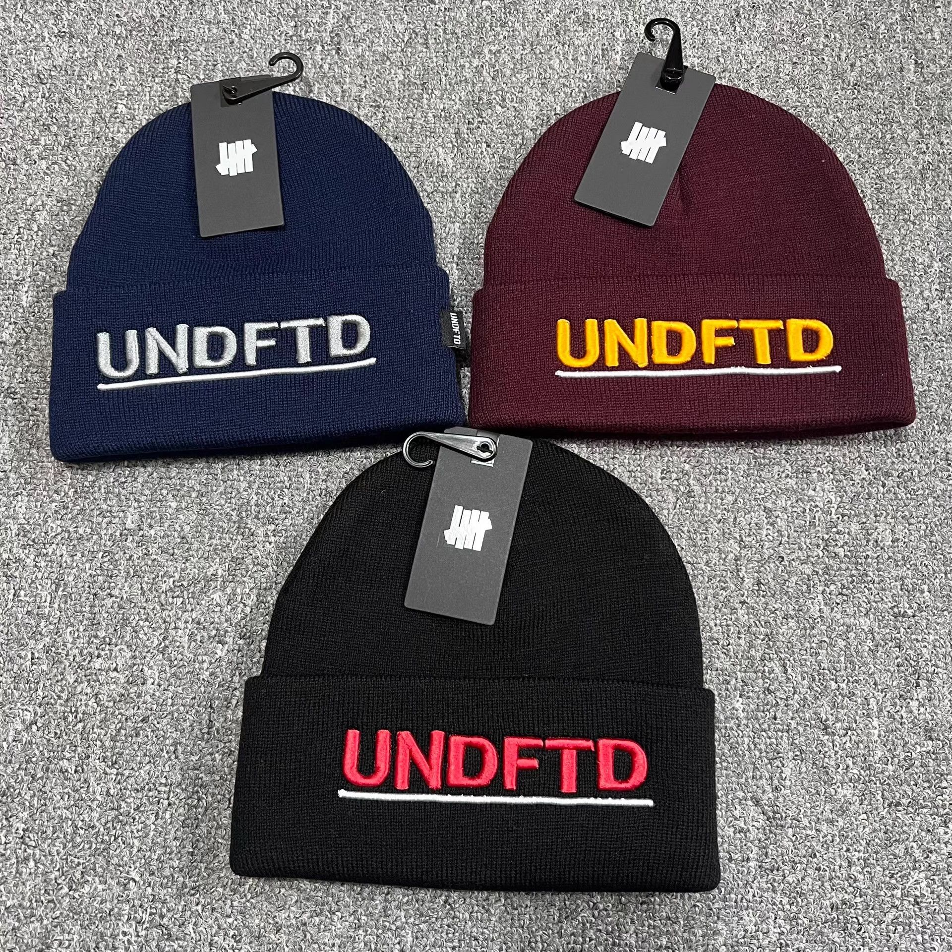 Undercover Undefeated three-dimensional embroidered knit beanie Q7 Size ONE SIZE - 1 Thumbnail