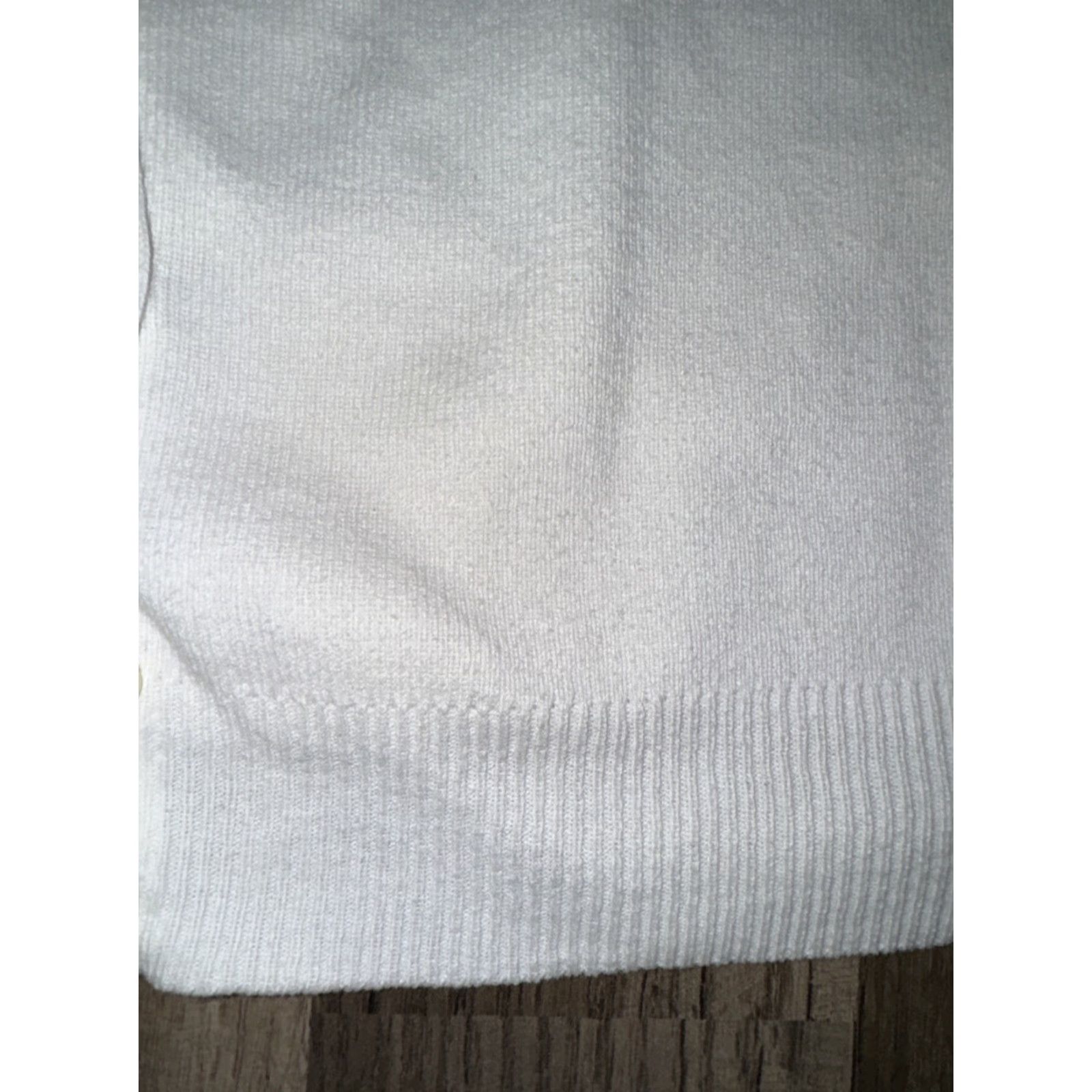 Croft & Barrow Croft & Barrow Cardigan White PL 19.5x22.5 Women Petite Sweater Cardigan Sized PL White Womens Ladies Knitwear Size L / US 10 / IT 46 - 4 Thumbnail