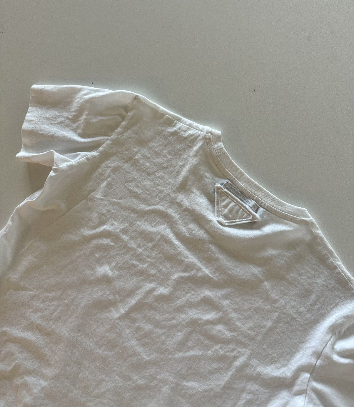 Prada Prada 2021SS White Back Triangle Logo Short Sleeve Tee Size XS / US 0-2 / IT 36-38 - 1 Thumbnail