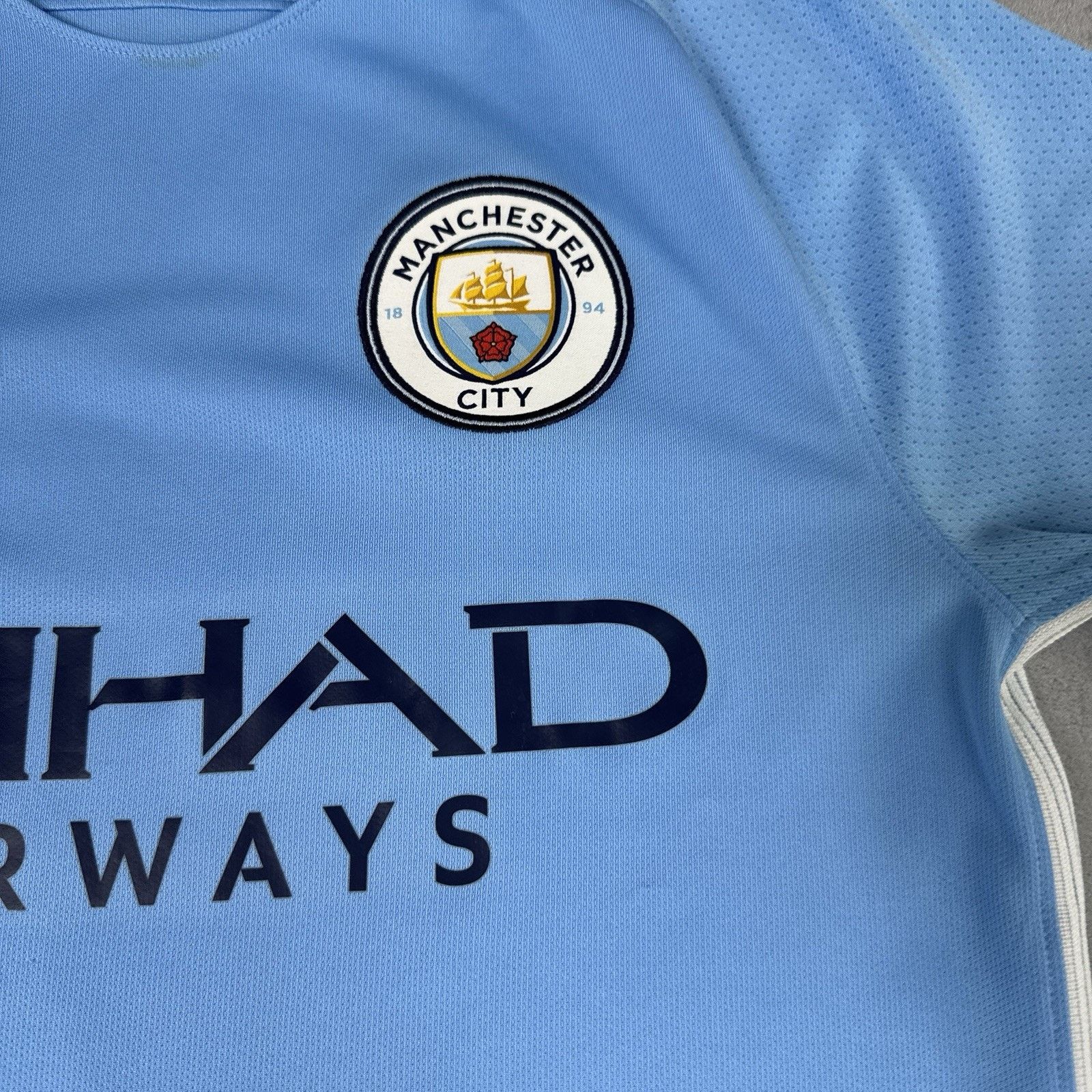 Nike Manchester City Nike 2017 2018 #17 De Bruyne Soccer Jersey Size US S / EU 44-46 / 1 - 9 Thumbnail